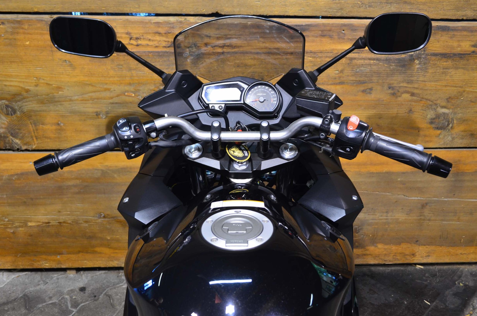 YAMAHA XJ6 Diversion ABS 09-showroom-element-2