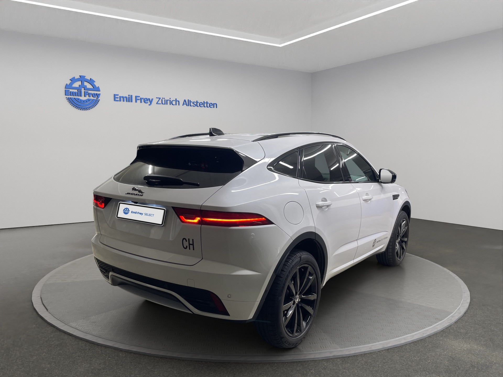 JAGUAR E-Pace 1.5 T 300e R-Dynamic SE AWD (Plug-in Hybrid)-image-2