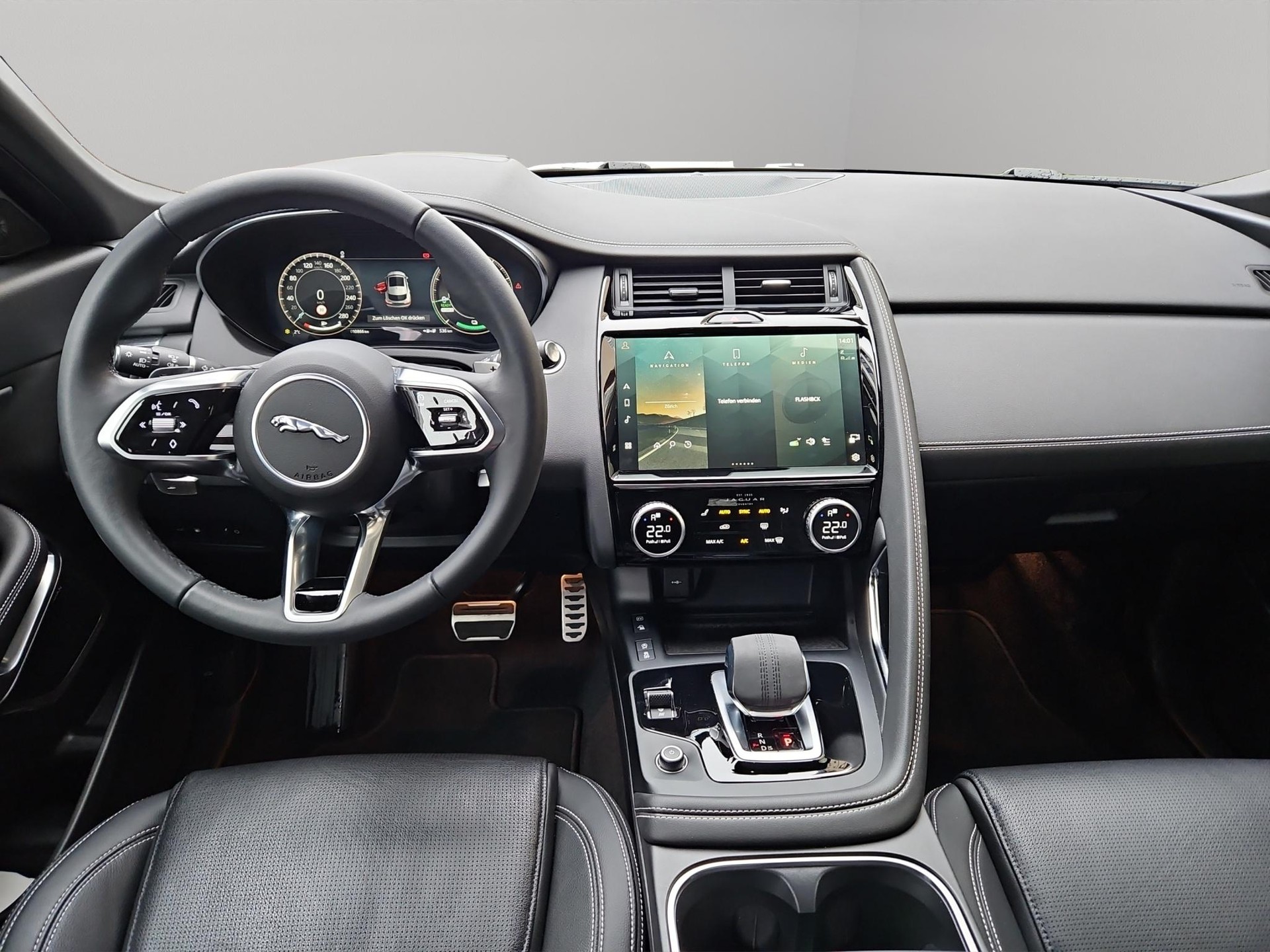 JAGUAR E-Pace 1.5 T 300e R-Dynamic SE AWD (Plug-in Hybrid)-image-11