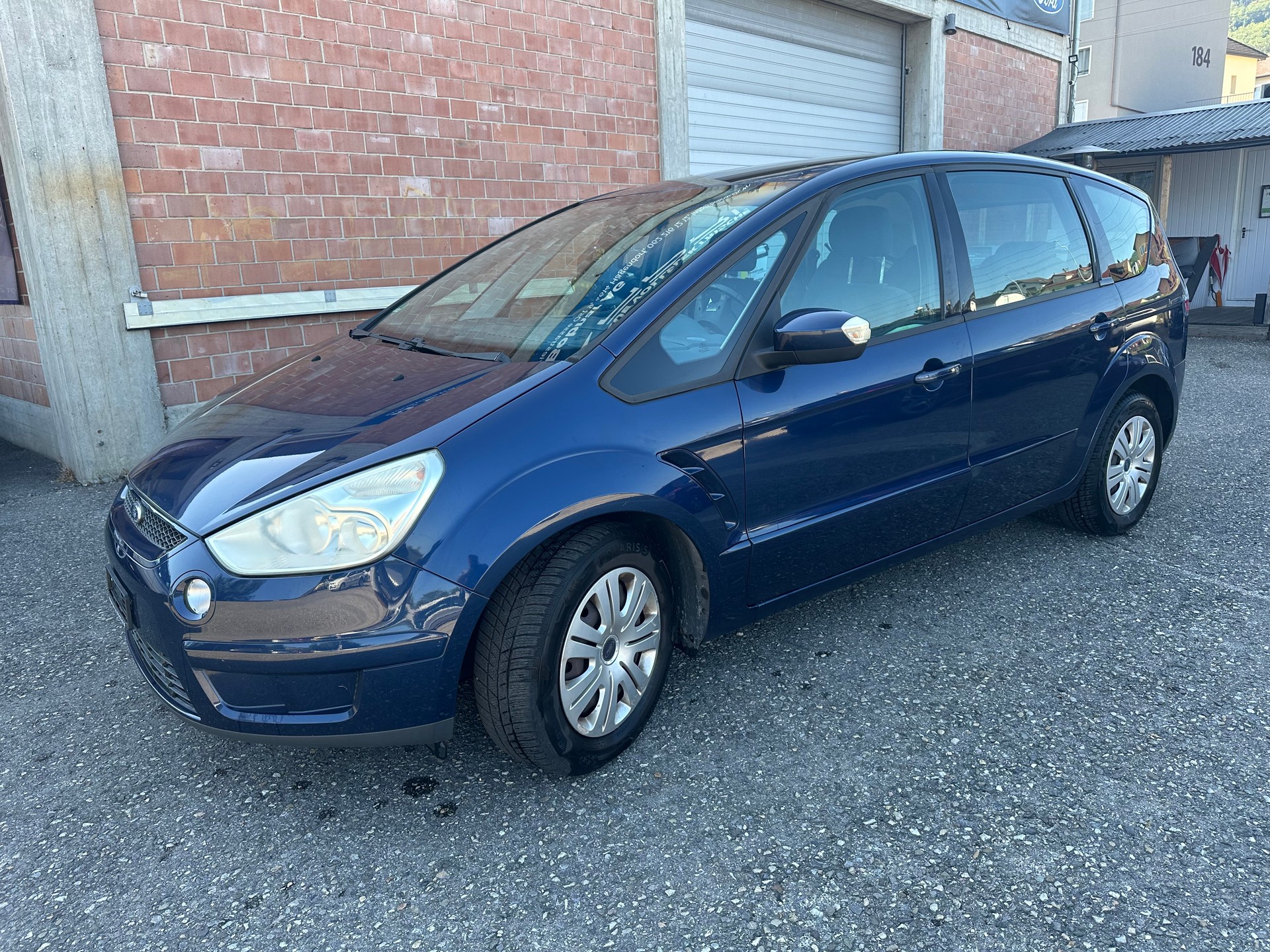 FORD S-Max 2.0 TDCi Ambiente Automatic-image-0
