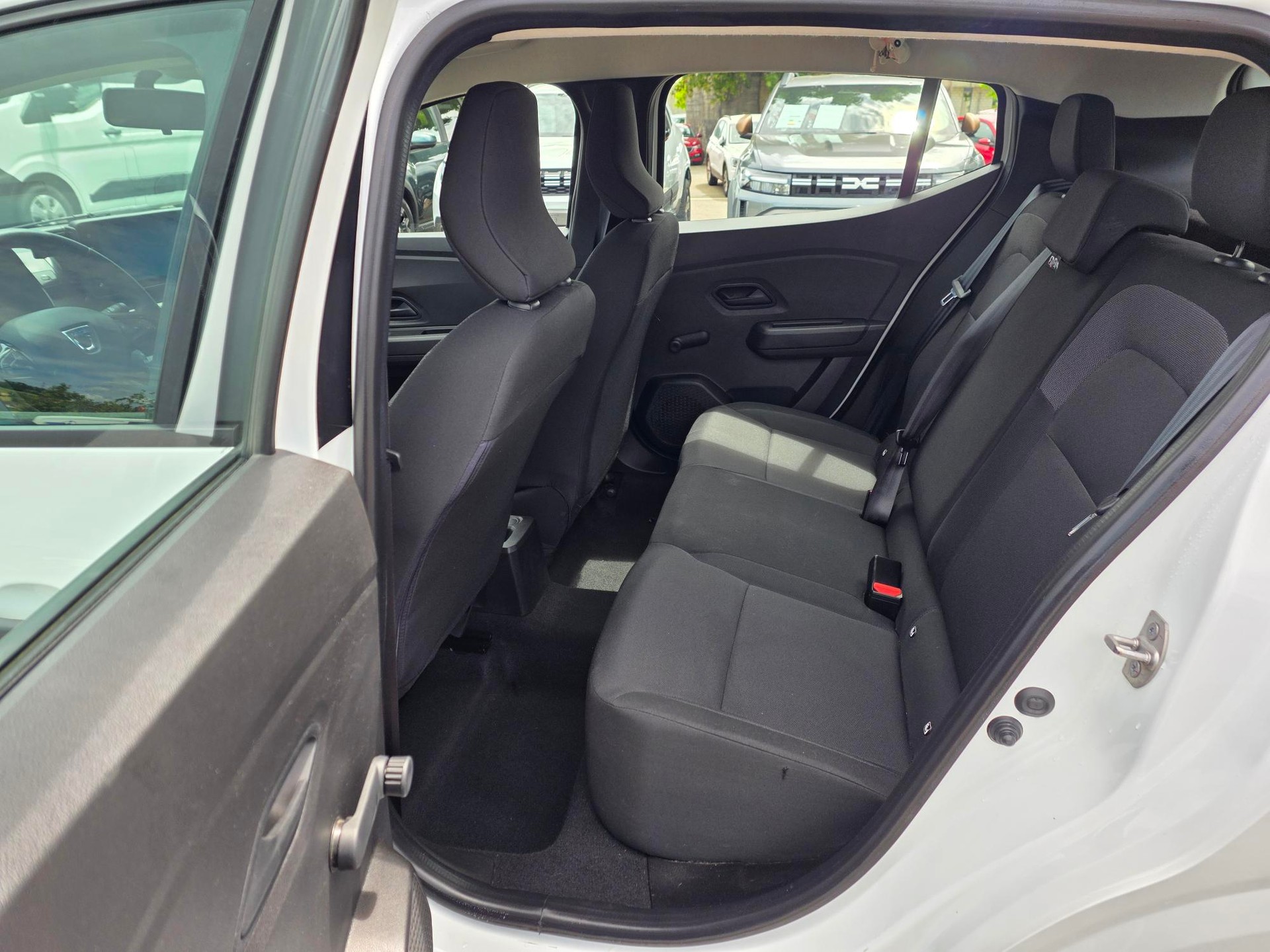 DACIA Sandero ESSENTIAL SCe 65-image-6