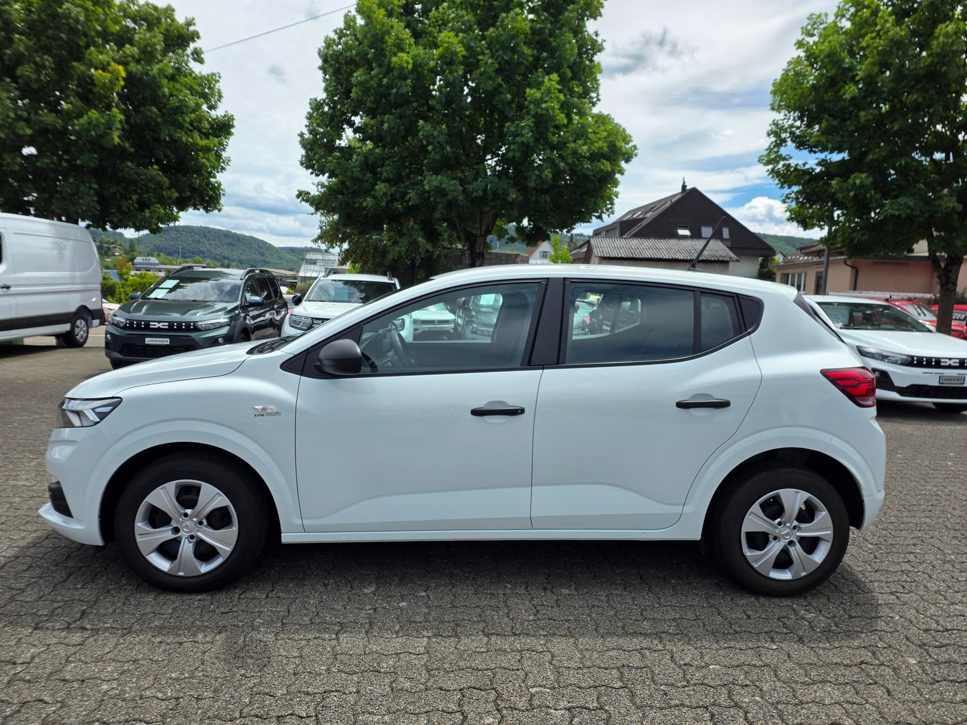 DACIA Sandero ESSENTIAL SCe 65-image-1