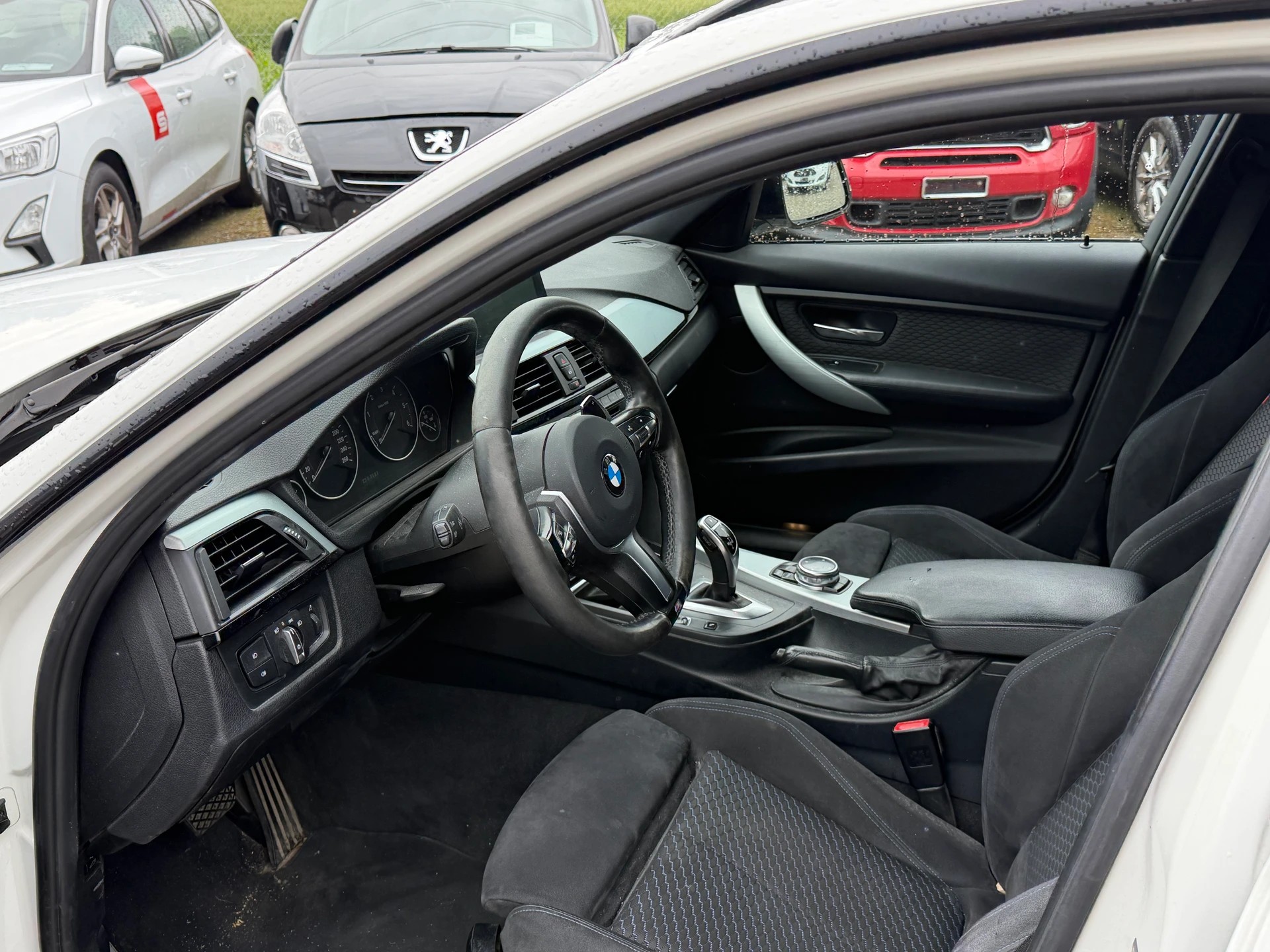 BMW 330d xDrive-image-6