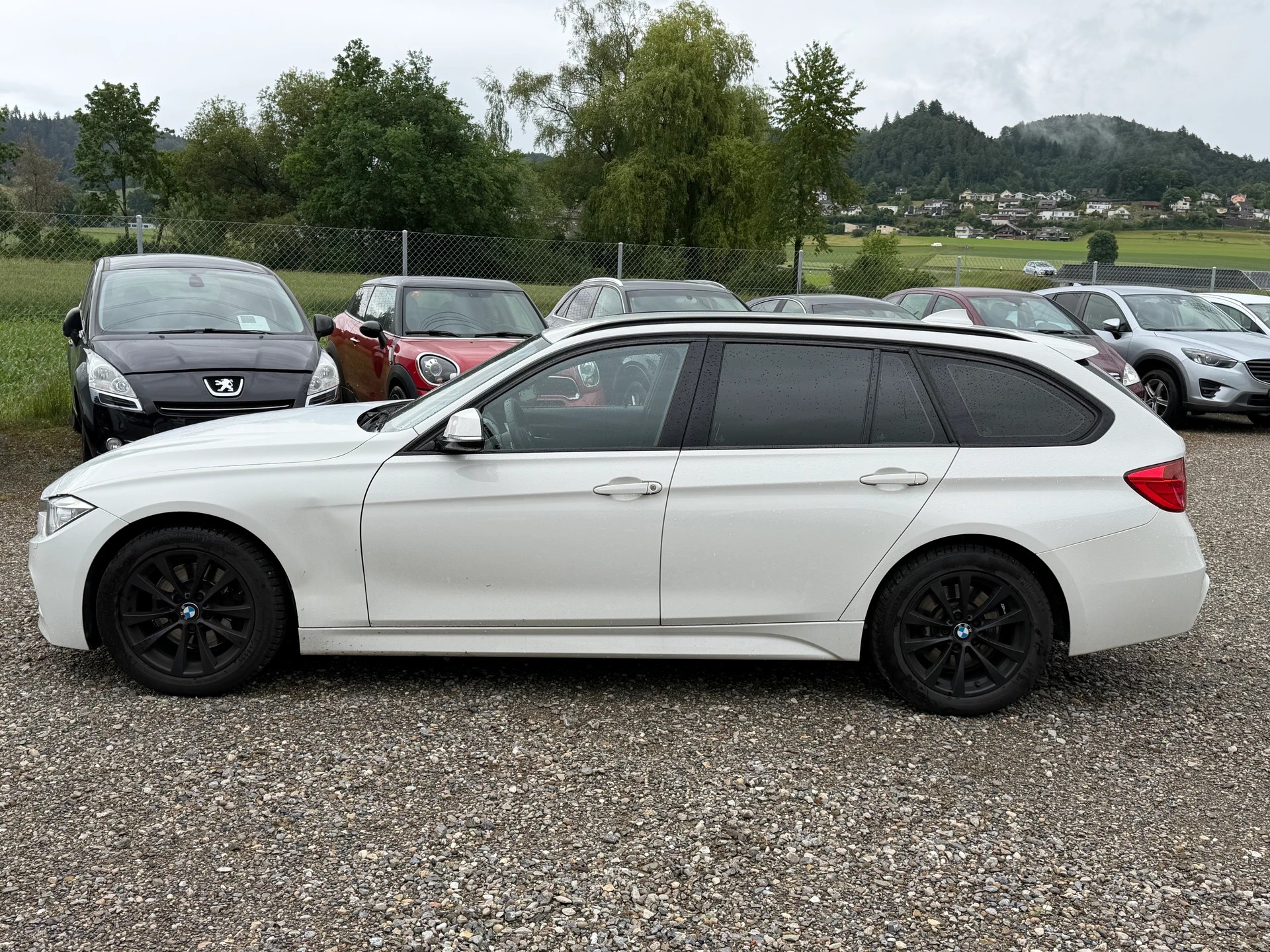 BMW 330d xDrive-image-8