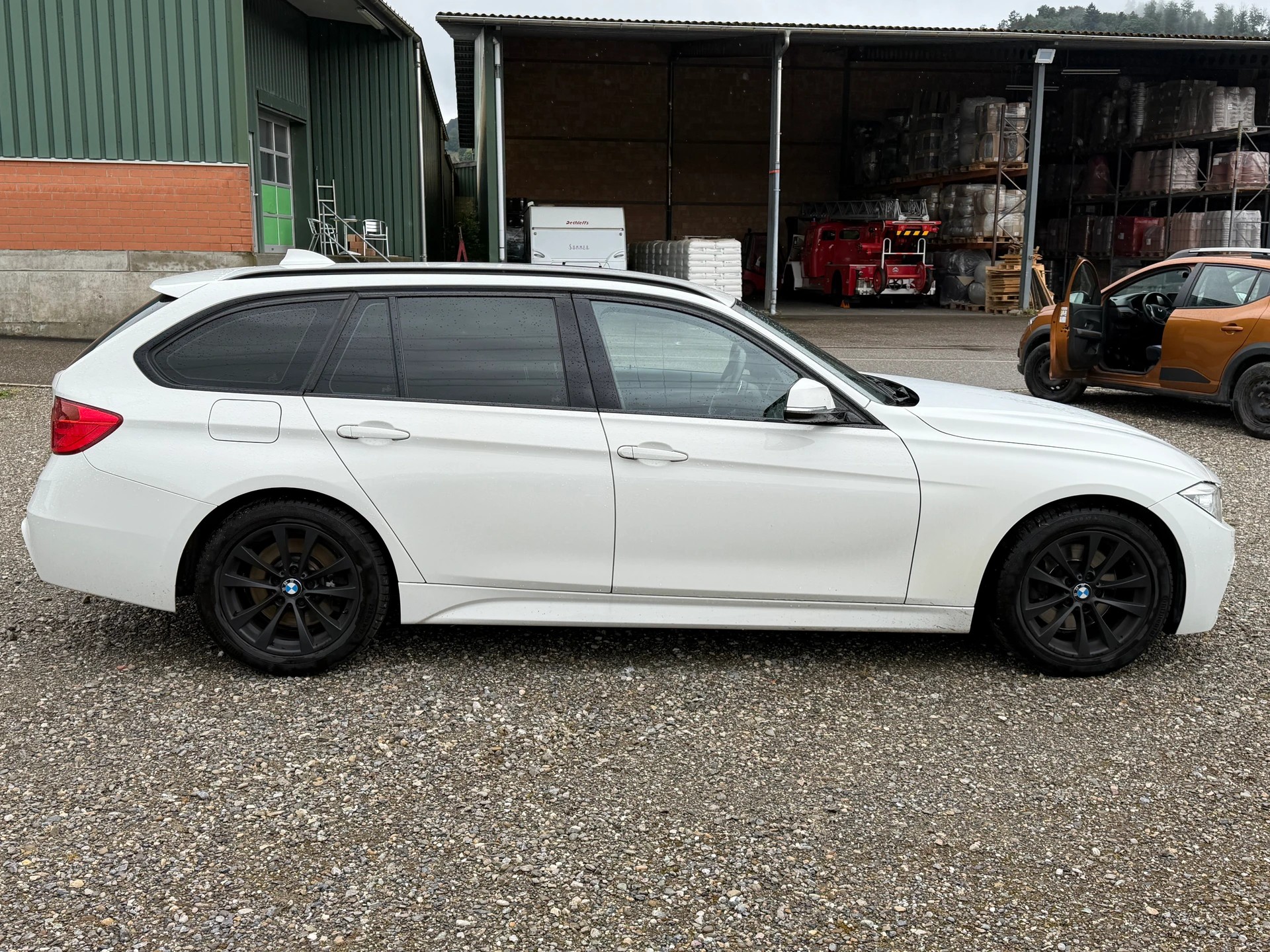 BMW 330d xDrive-image-9