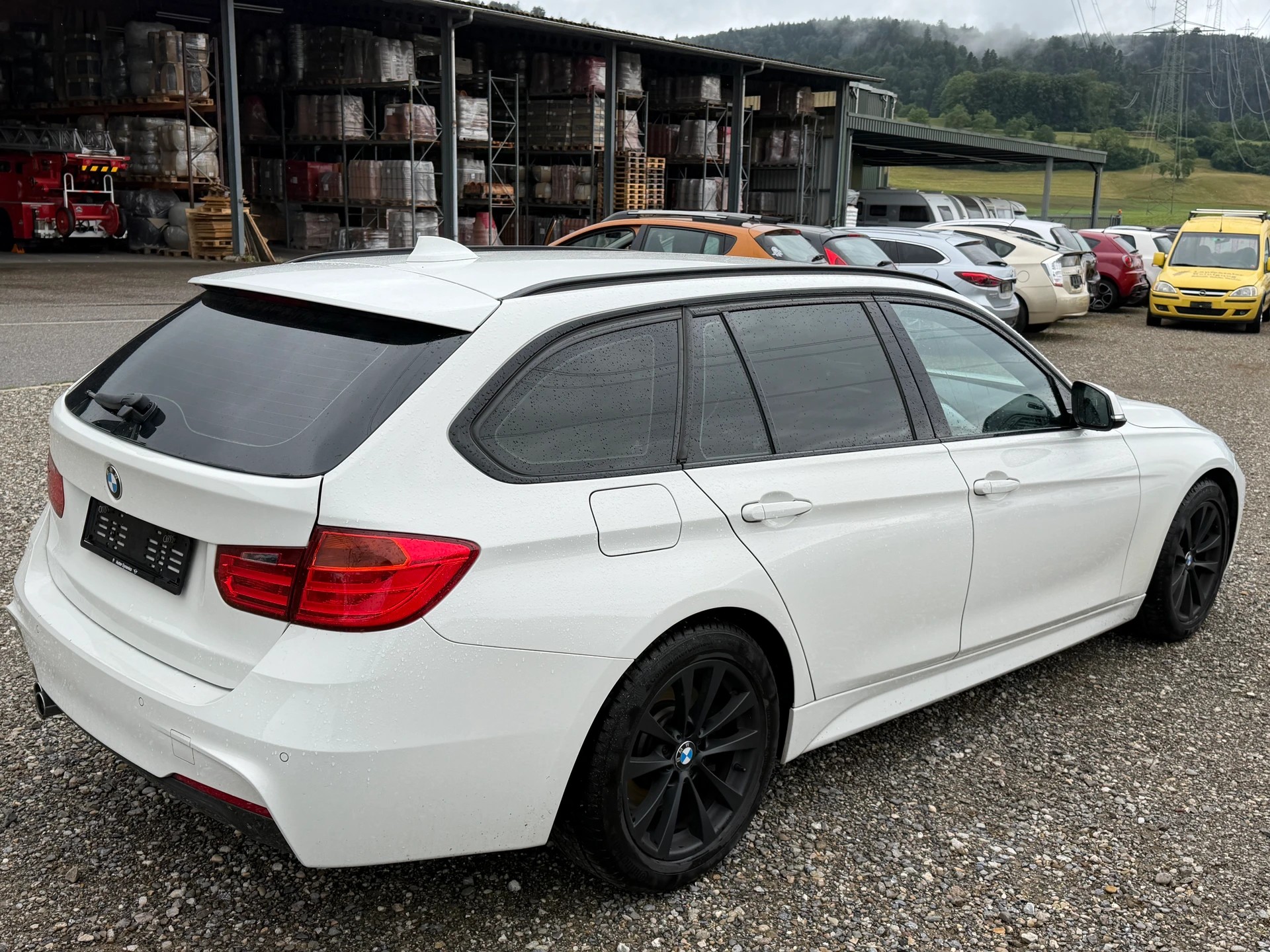 BMW 330d xDrive-image-10