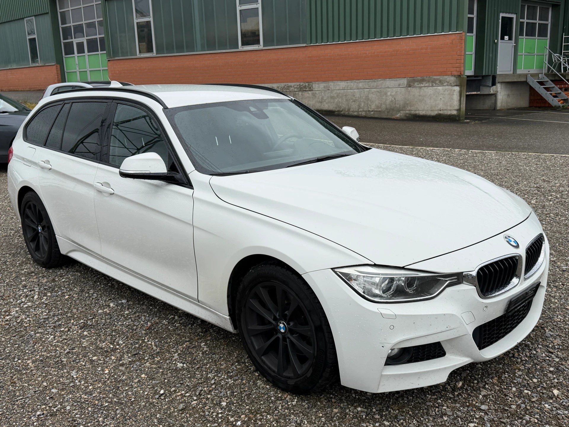 BMW 330d xDrive-image-1