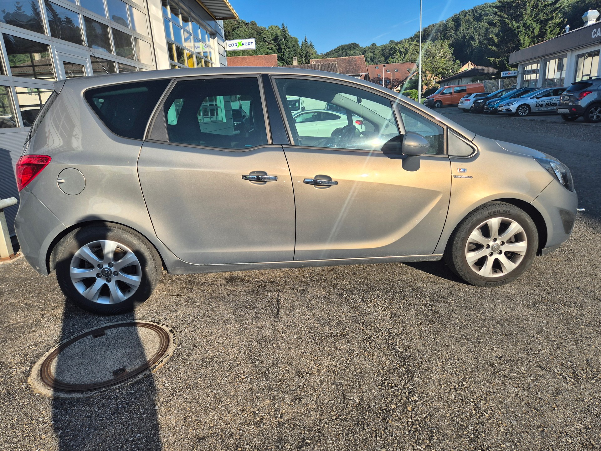 OPEL Meriva 1.4 Turbo Active Edition-image-2