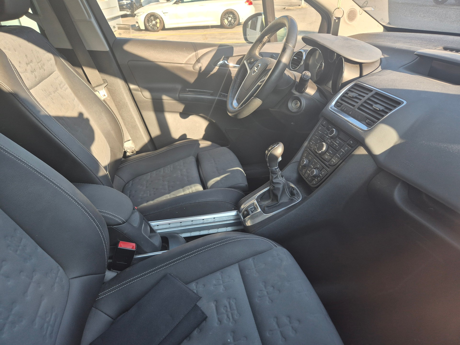 OPEL Meriva 1.4 Turbo Active Edition-image-8