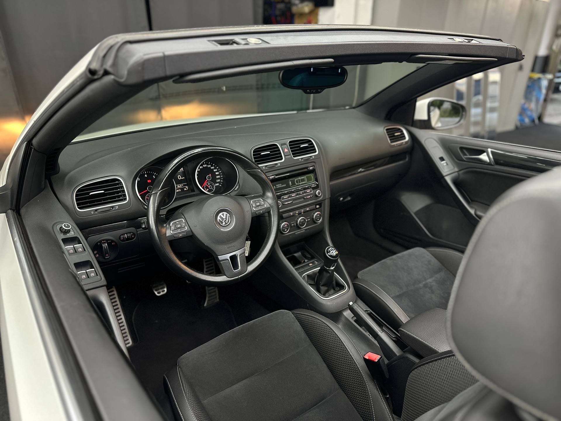 VW Golf Cabrio 1.2 TSI BlueMotion Technology-image-9
