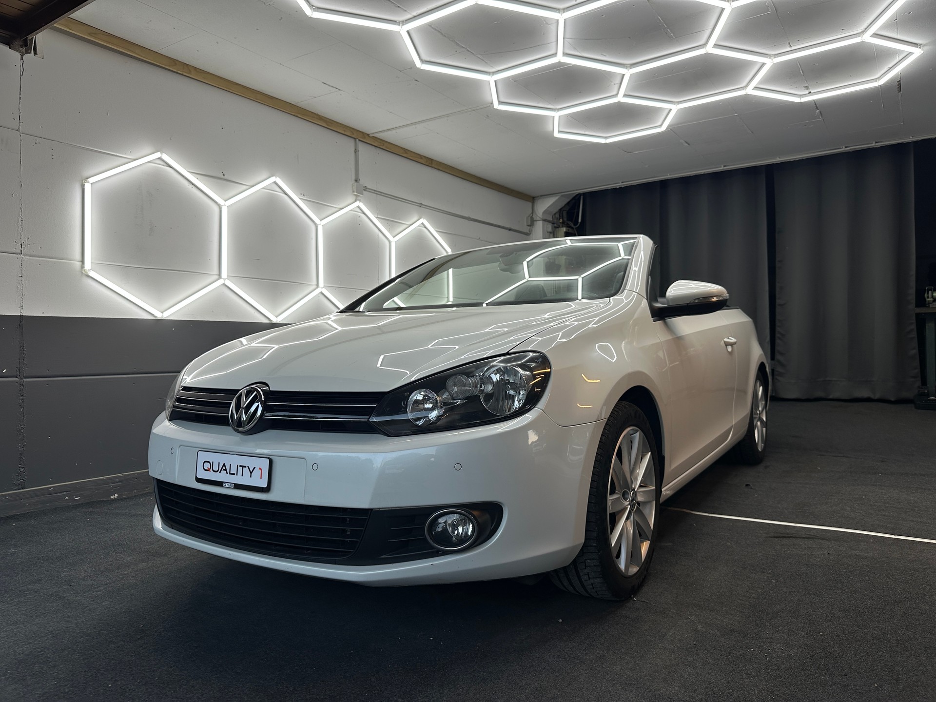 VW Golf Cabrio 1.2 TSI BlueMotion Technology-image-2