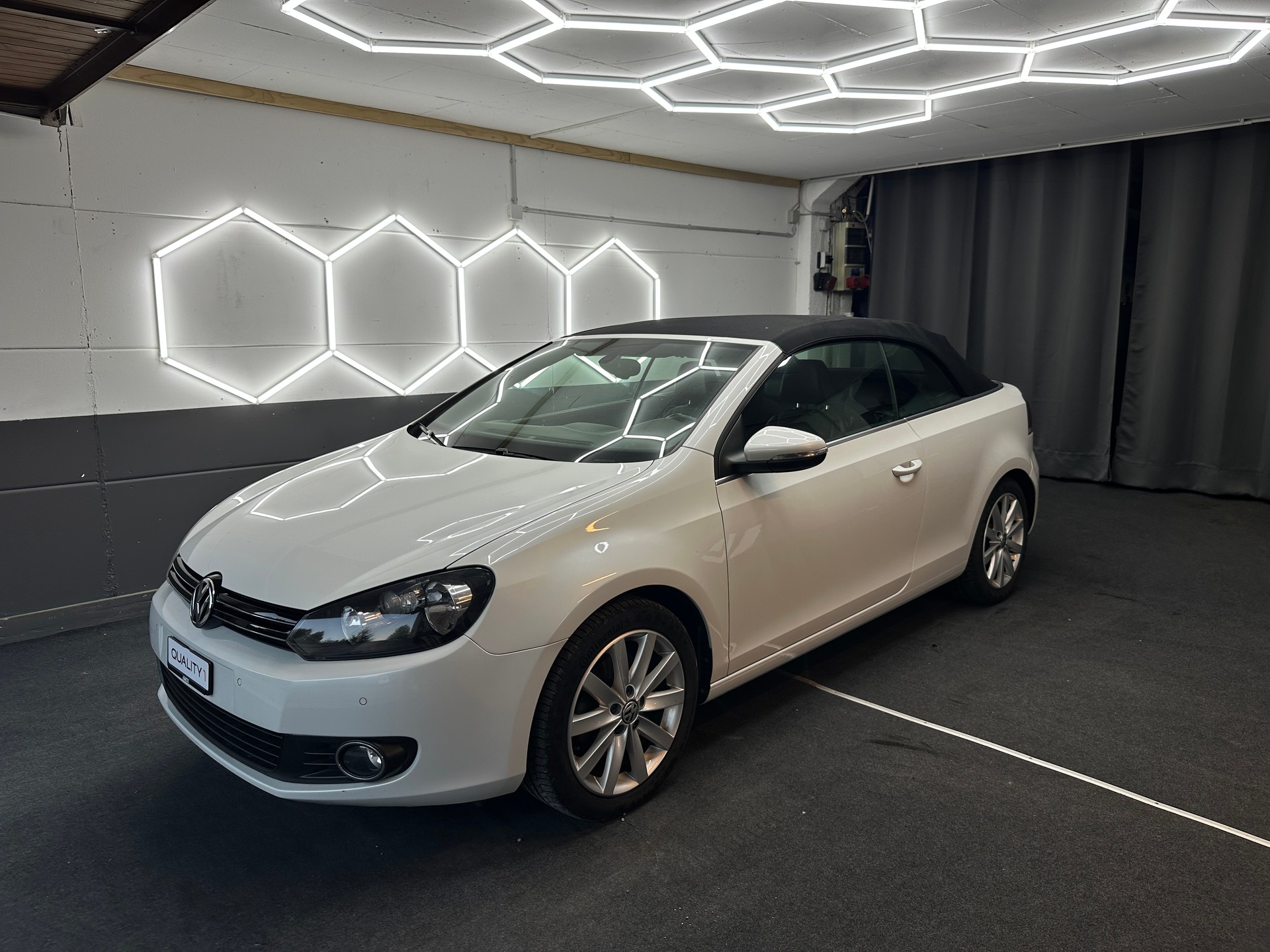 VW Golf Cabrio 1.2 TSI BlueMotion Technology-image-1