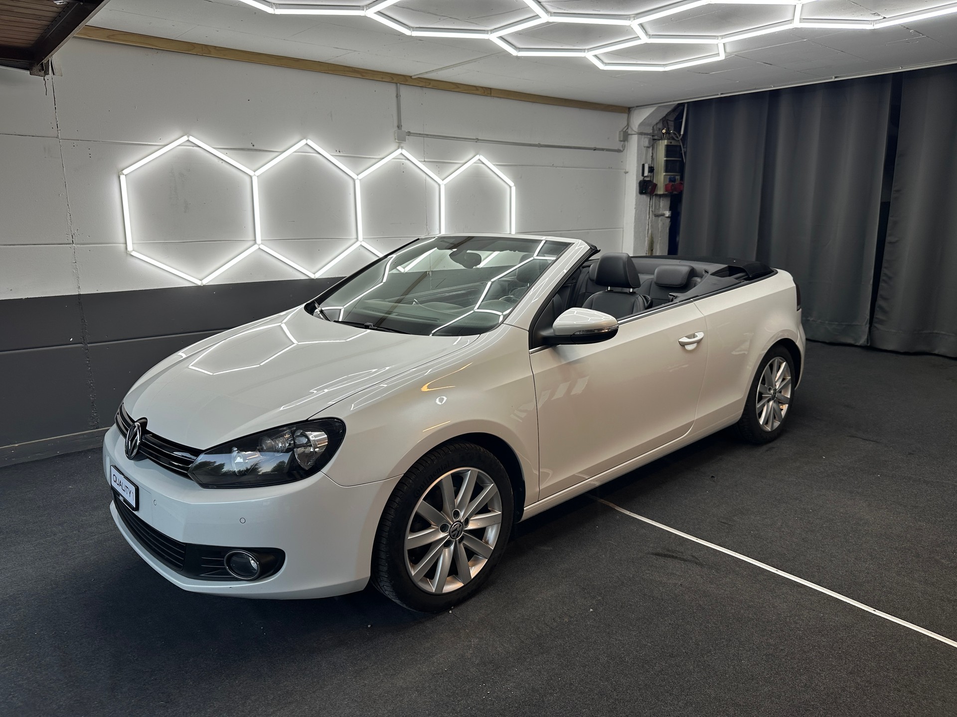 VW Golf Cabrio 1.2 TSI BlueMotion Technology-image-0