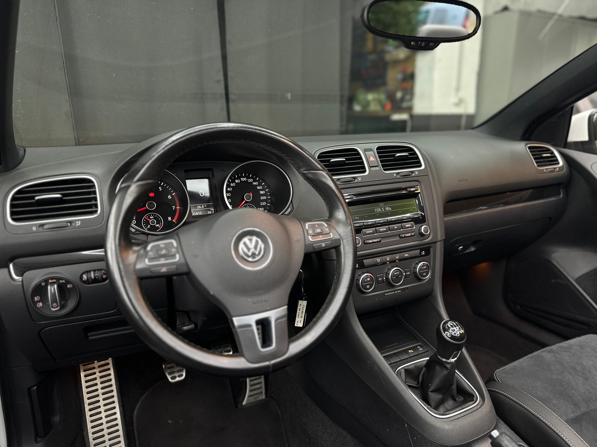 VW Golf Cabrio 1.2 TSI BlueMotion Technology-image-12
