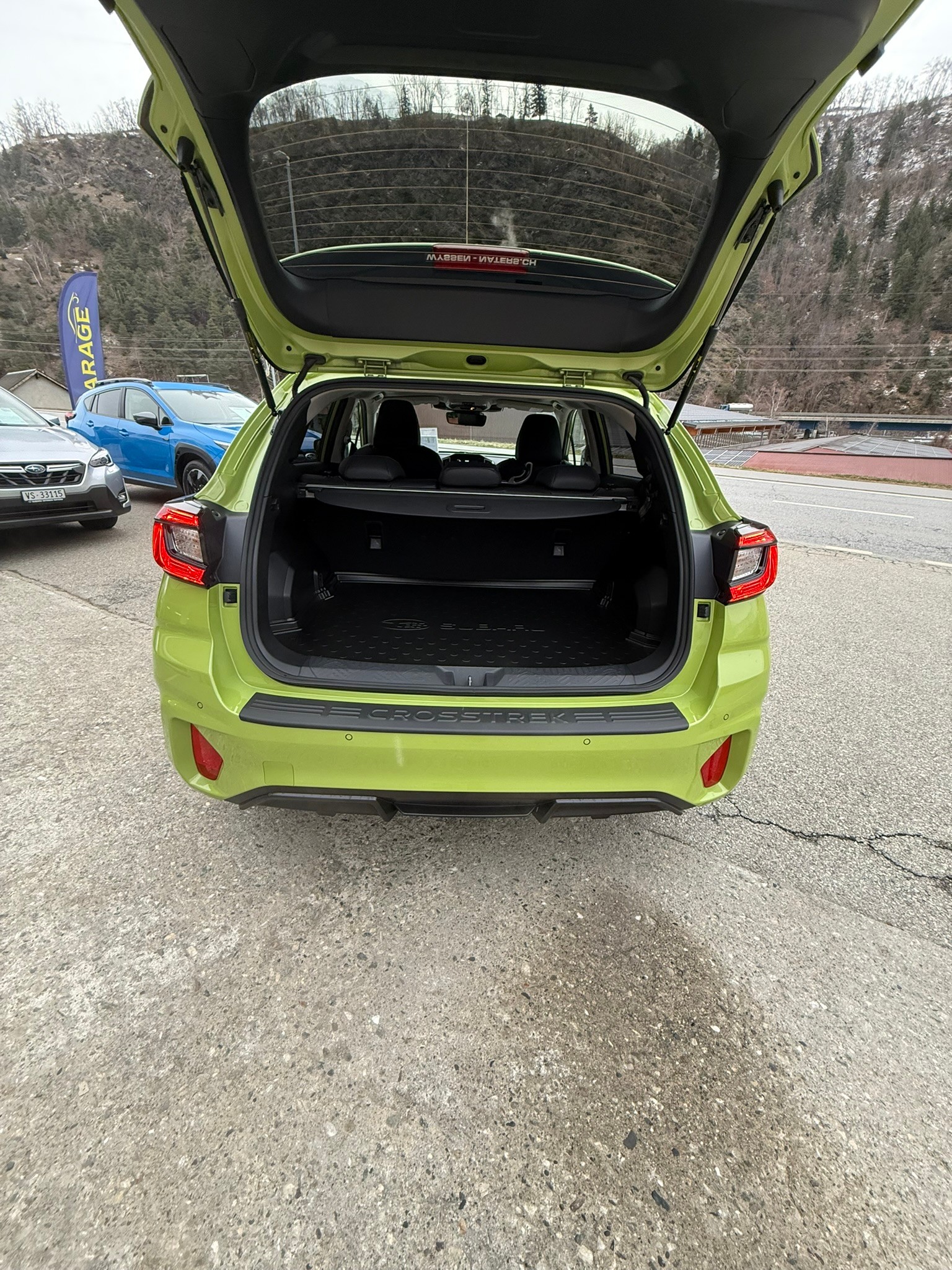 SUBARU Impreza 2.0i e-Boxer Luxury-image-3