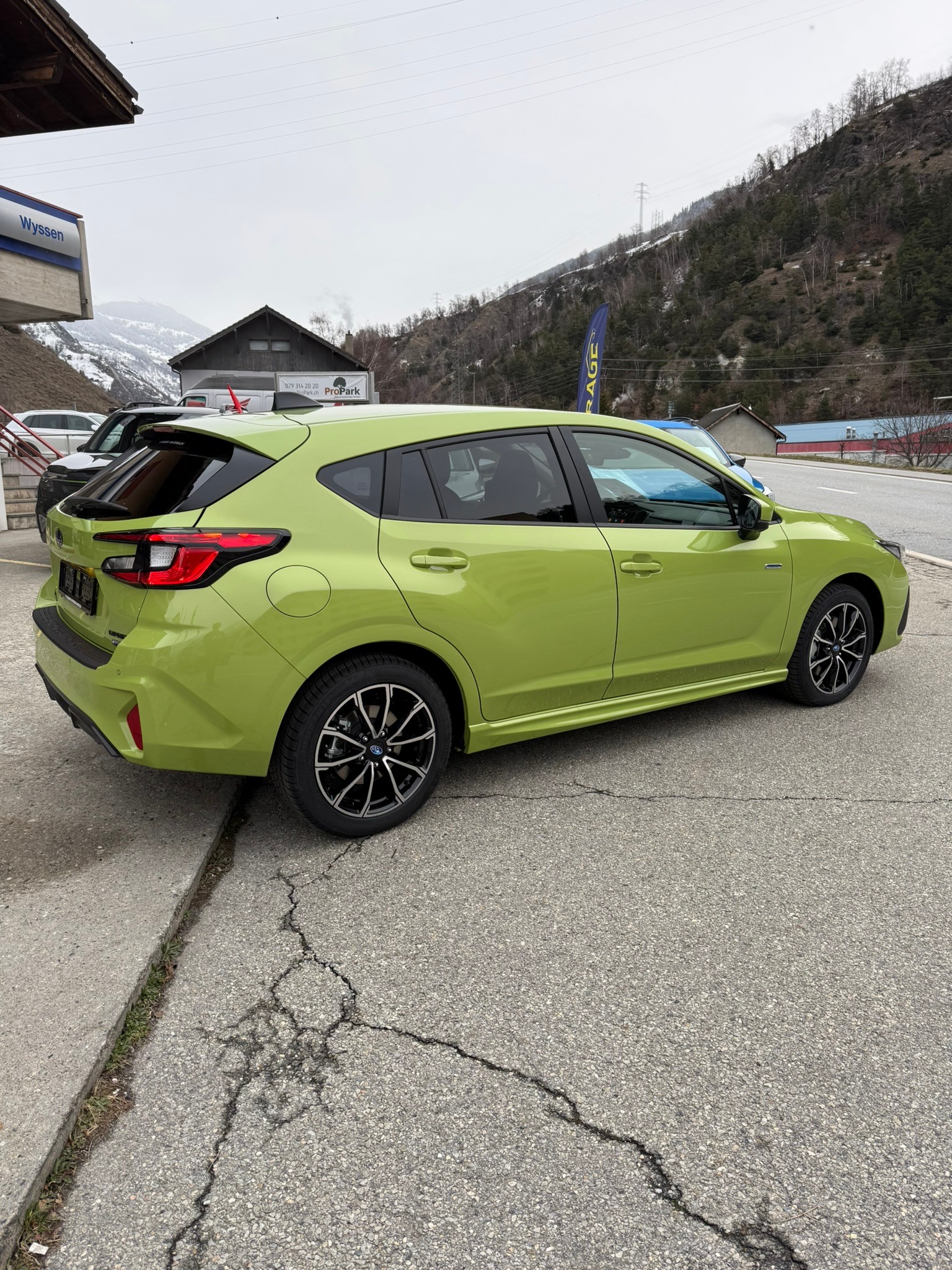 SUBARU Impreza 2.0i e-Boxer Luxury-image-4