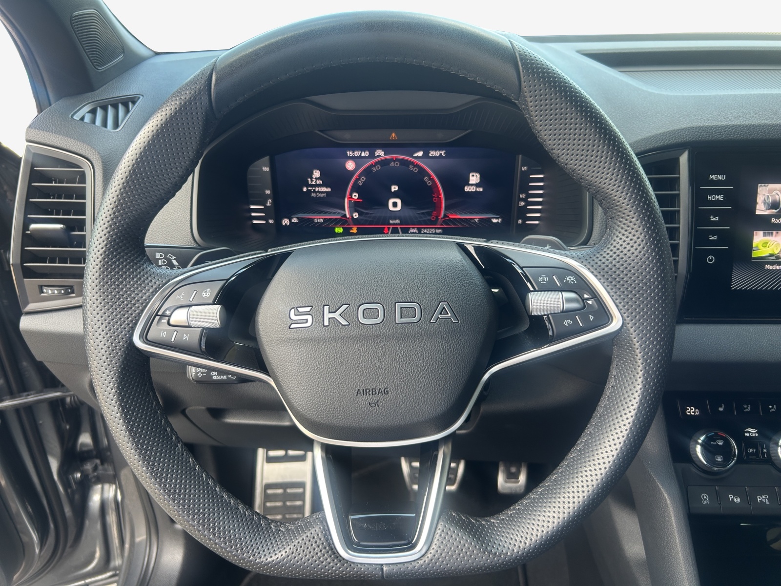SKODA Karoq 2.0 TSI SportLine 4x4 DSG-image-9