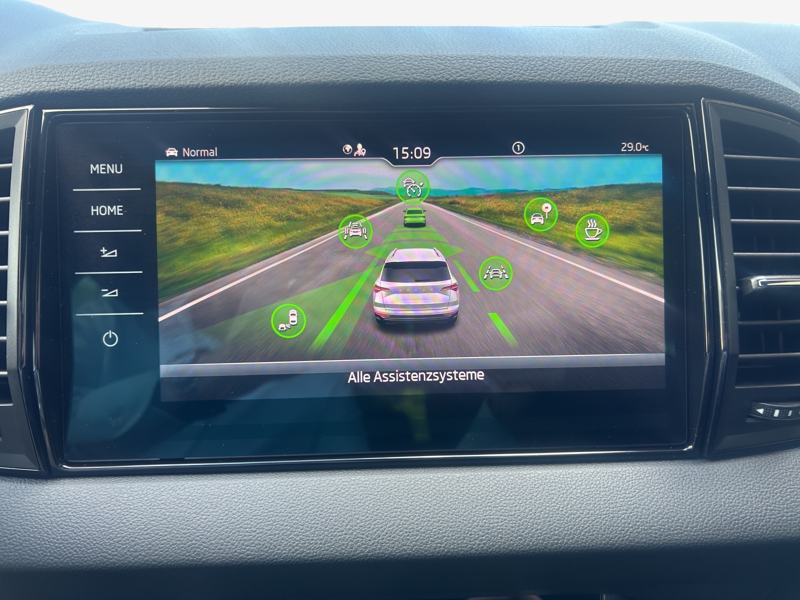SKODA Karoq 2.0 TSI SportLine 4x4 DSG-image-15