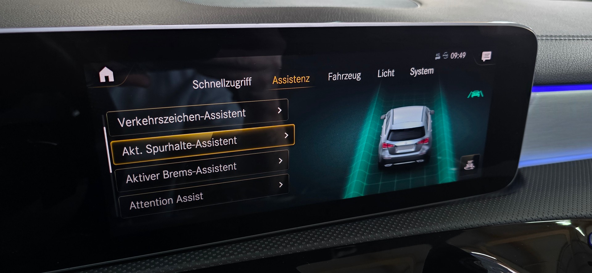 MERCEDES-BENZ A 250 4Matic AMG Line 4Matic 7G-DCT *PANORAMADACH*CH FAHRZEUG*360°Kamera*Ambiente*-image-22