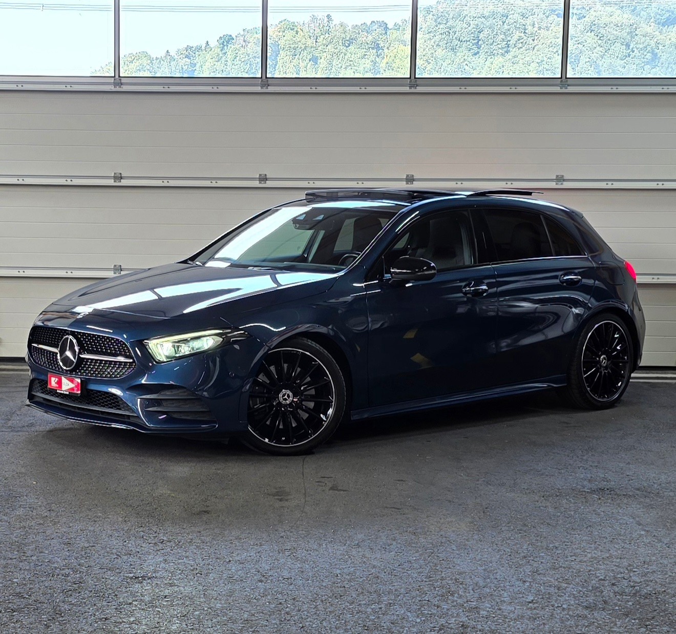 MERCEDES-BENZ A 250 4Matic AMG Line 4Matic 7G-DCT *PANORAMADACH*CH FAHRZEUG*360°Kamera*Ambiente*-image-0