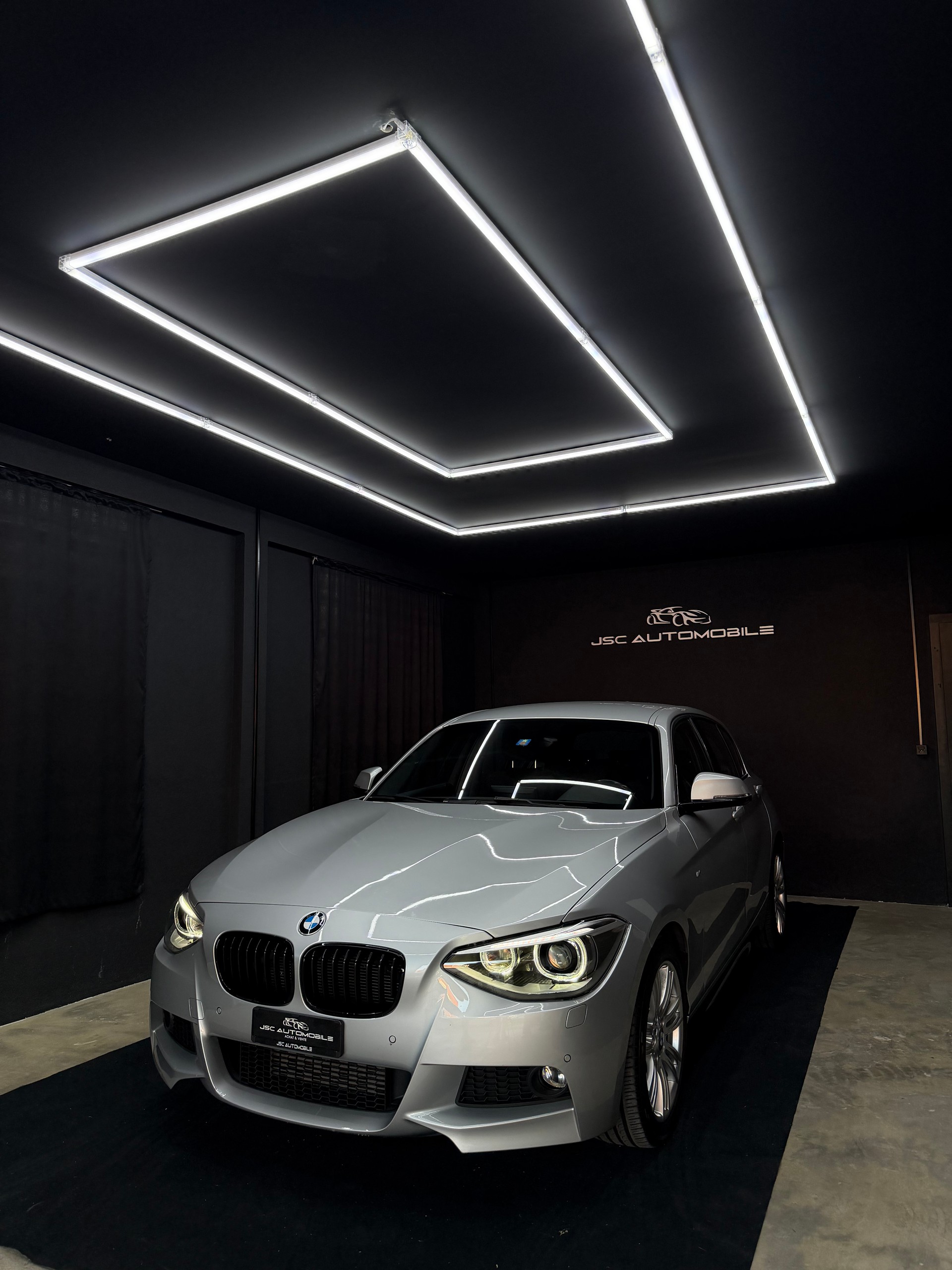 BMW 116i Sport Line Steptronic-image-0