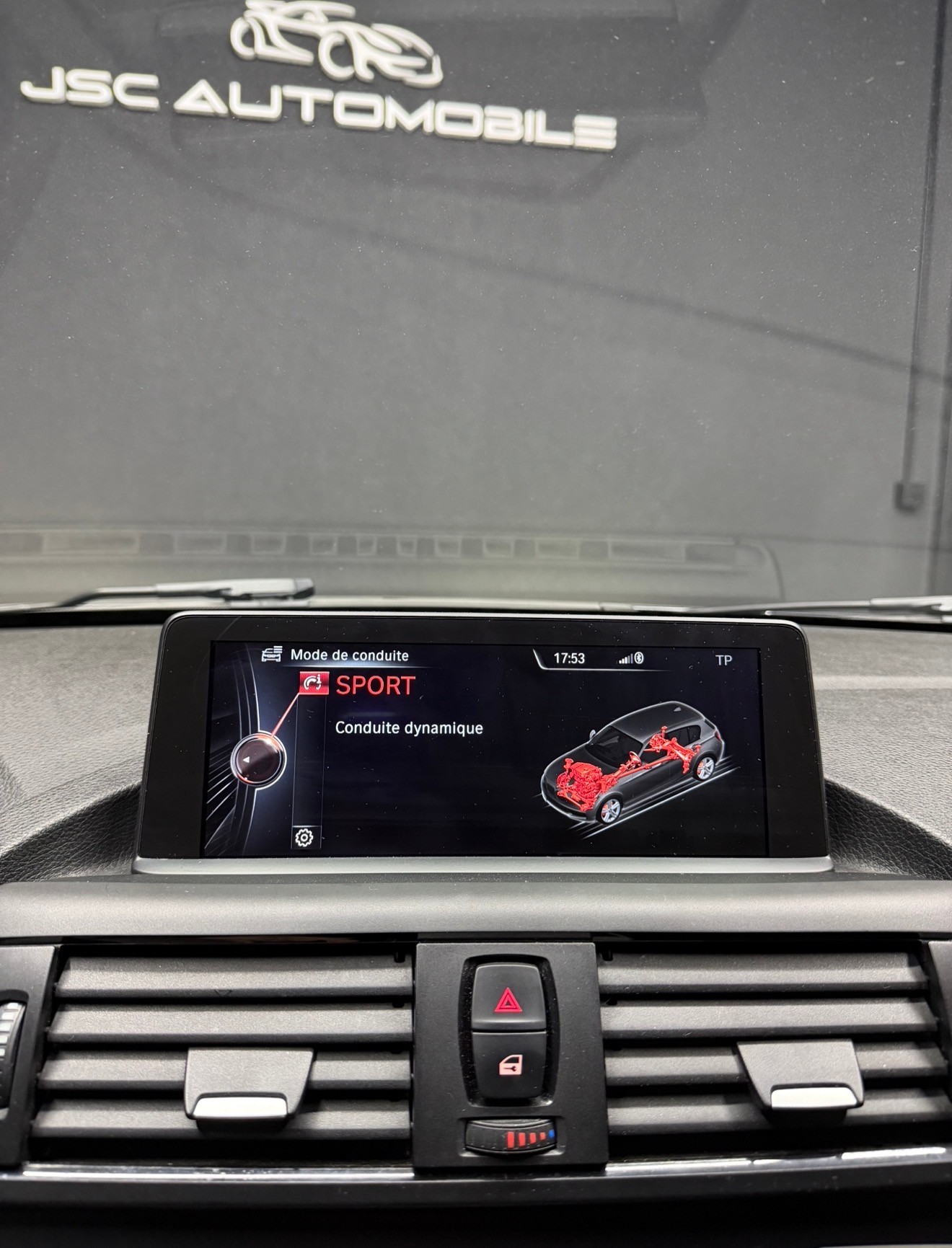 BMW 116i Sport Line Steptronic-image-13