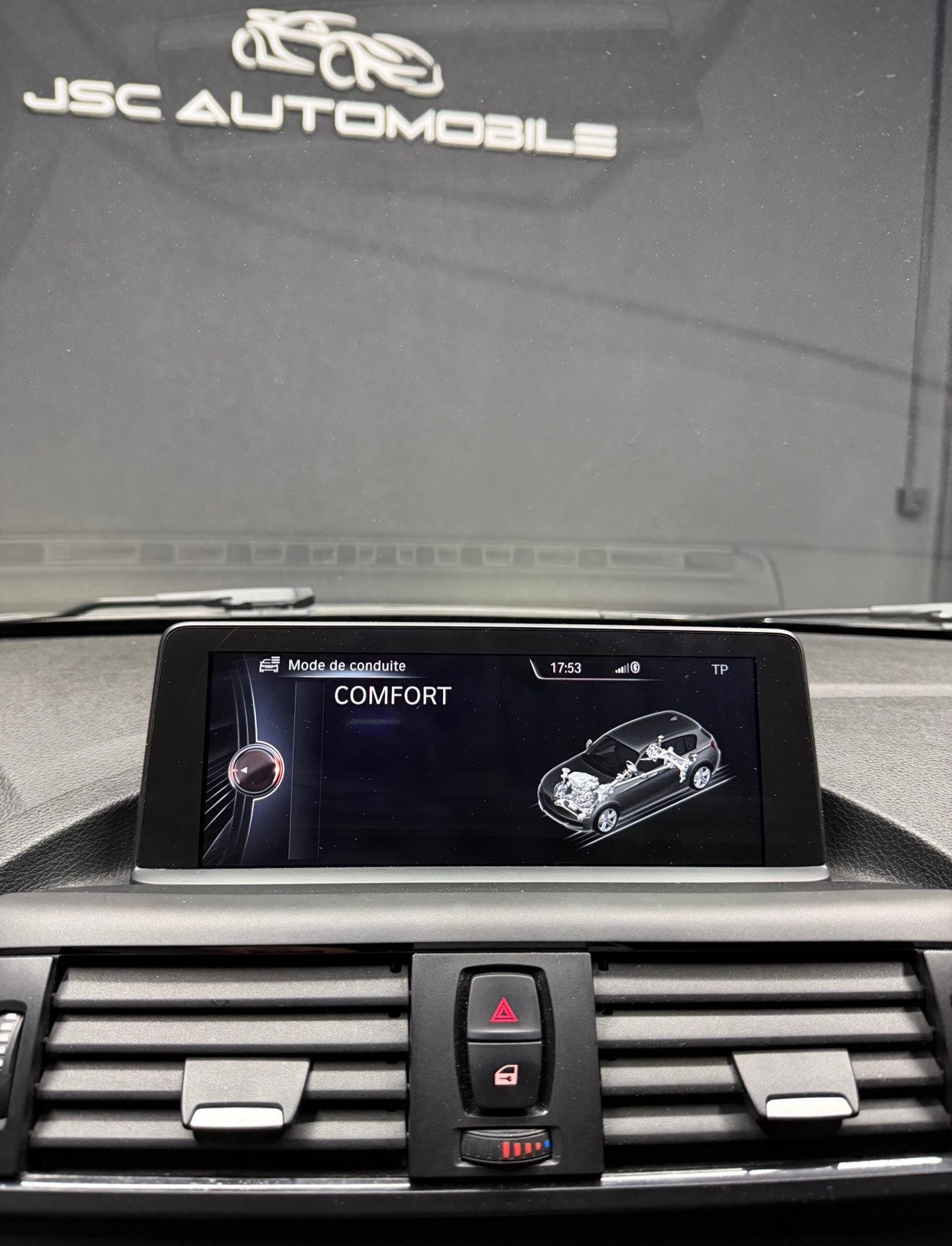 BMW 116i Sport Line Steptronic-image-12