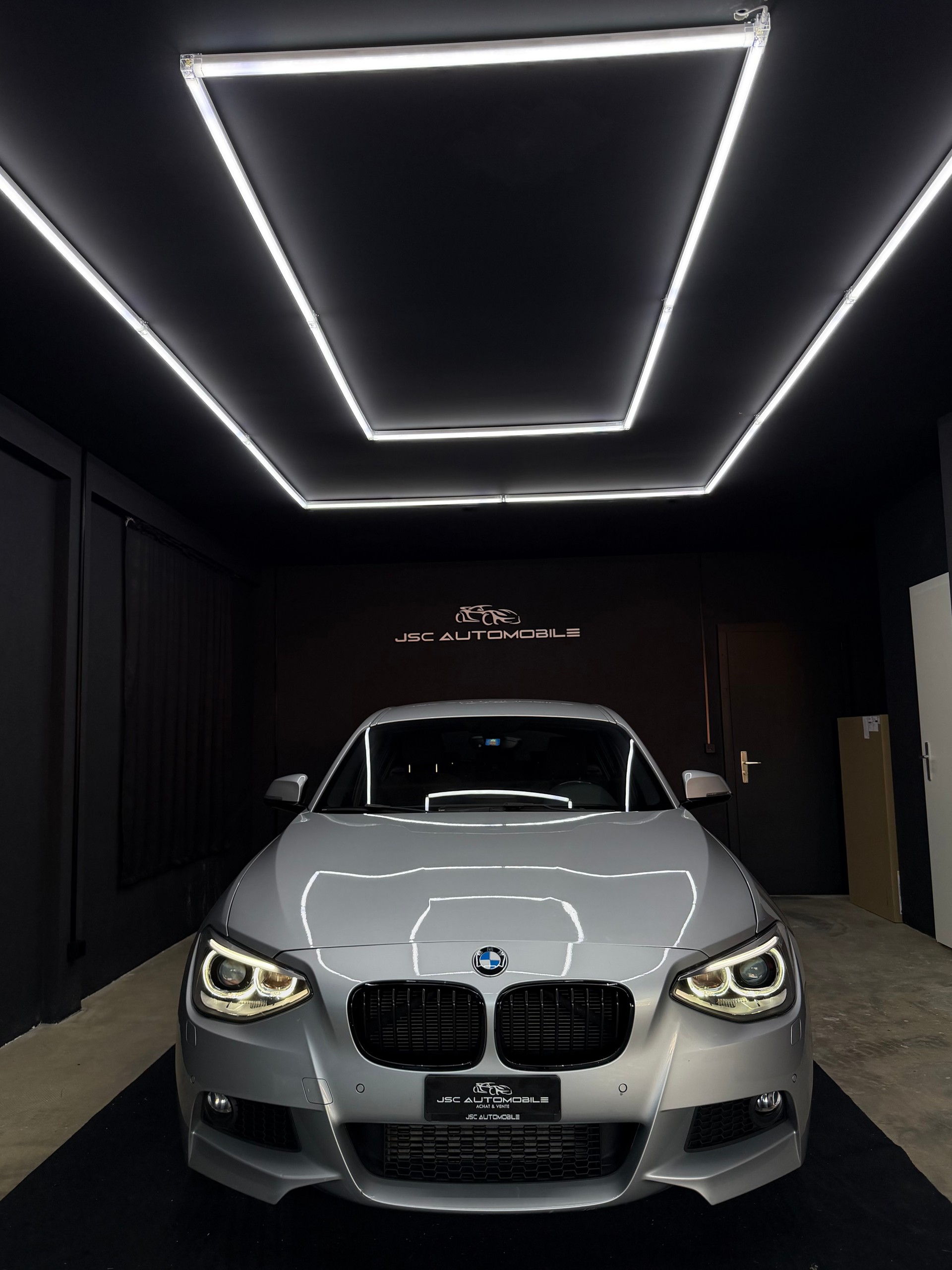 BMW 116i Sport Line Steptronic-image-1