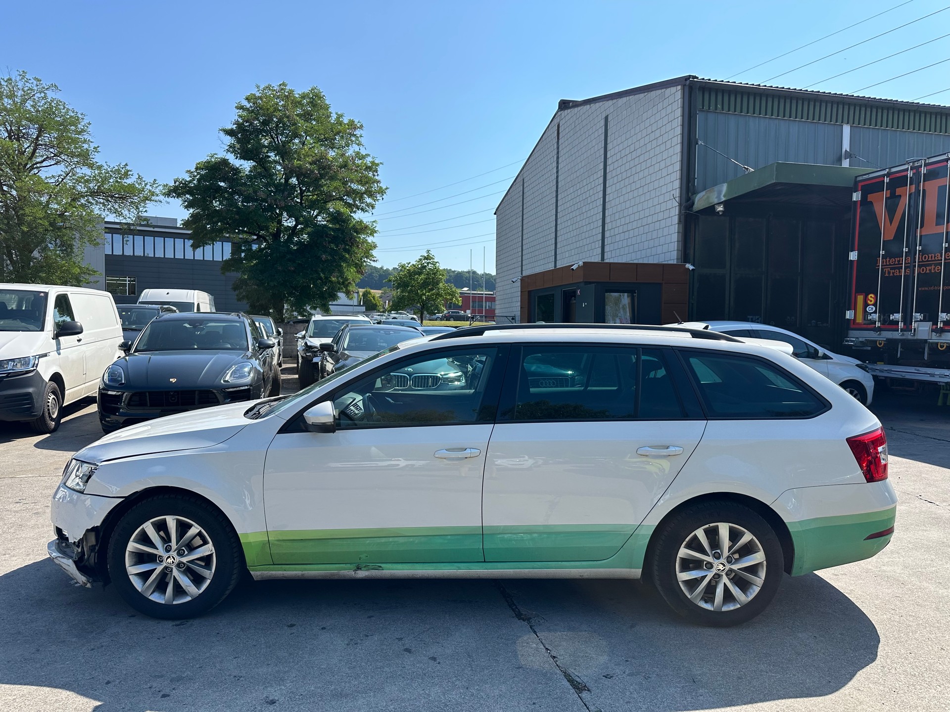 SKODA Octavia Combi 2.0 TDI Style DSG-image-6