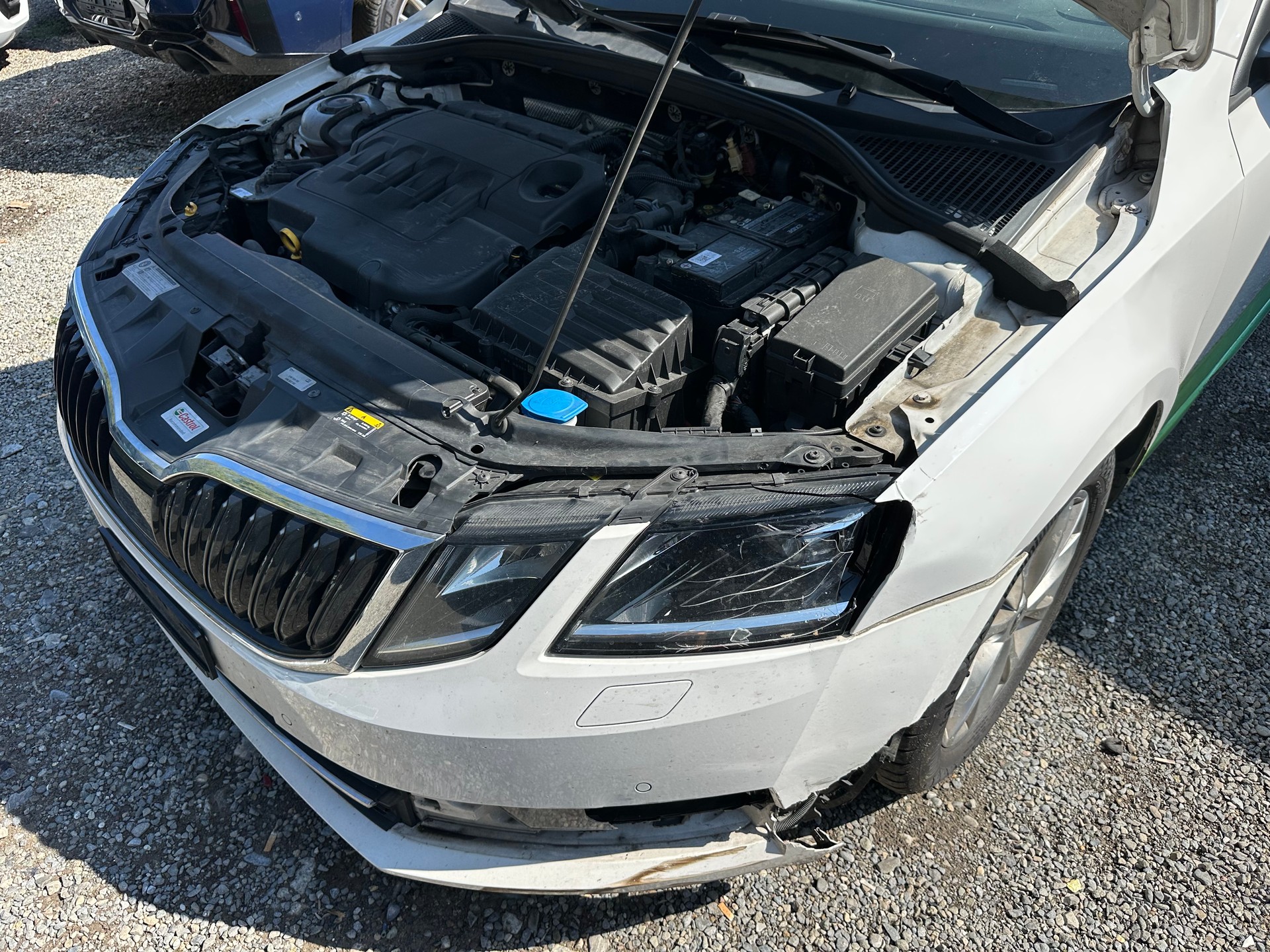 SKODA Octavia Combi 2.0 TDI Style DSG-image-14