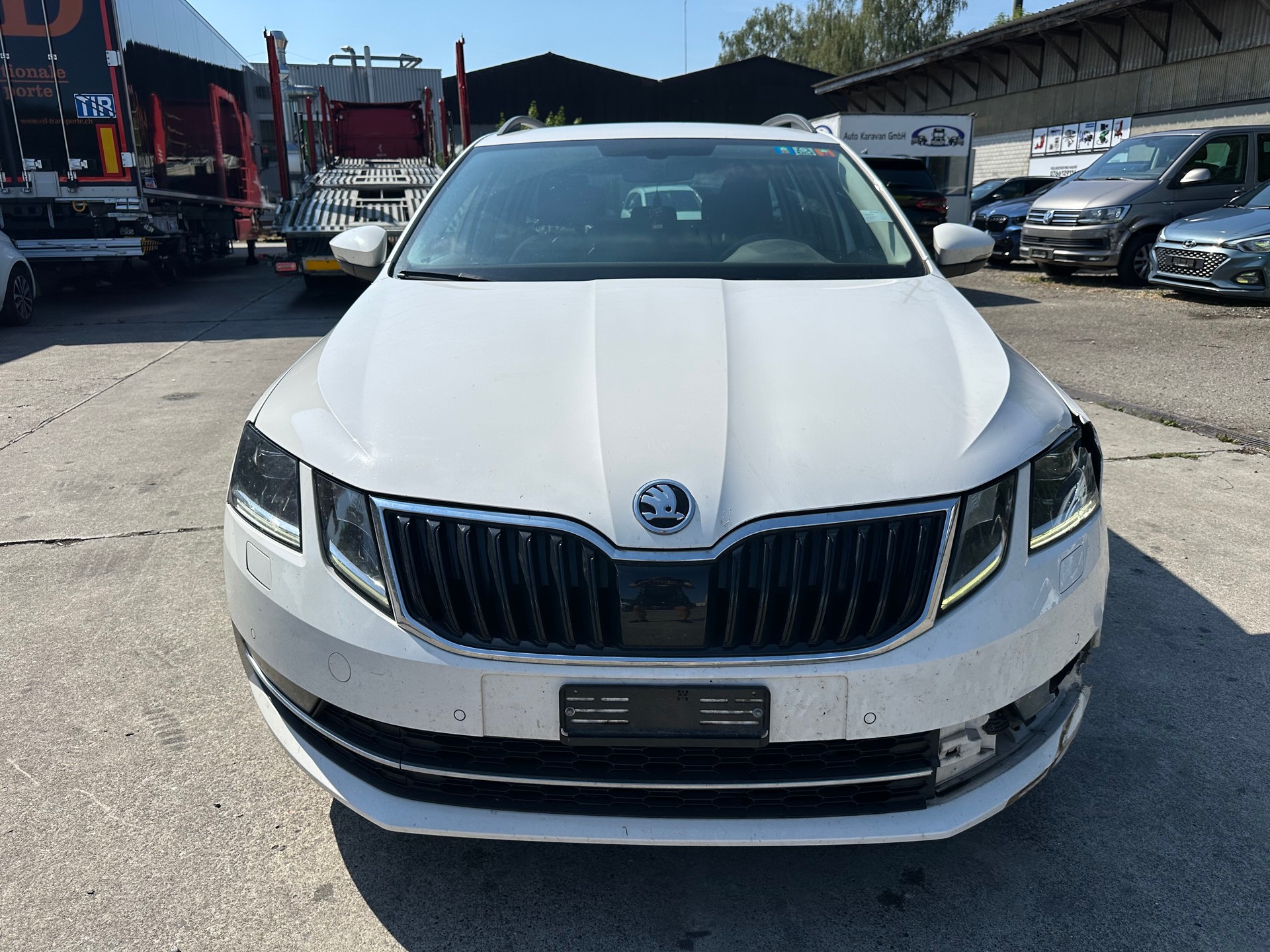 SKODA Octavia Combi 2.0 TDI Style DSG-image-0