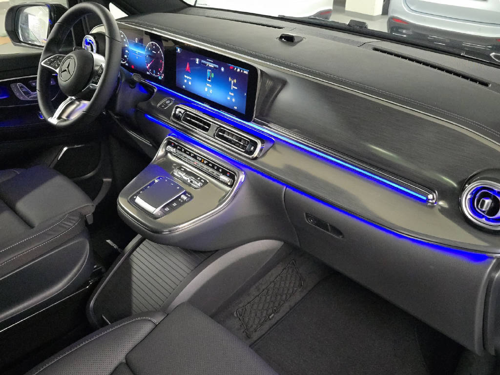 MERCEDES-BENZ V 300 d Swiss Edition 4Matic Lang-image-10