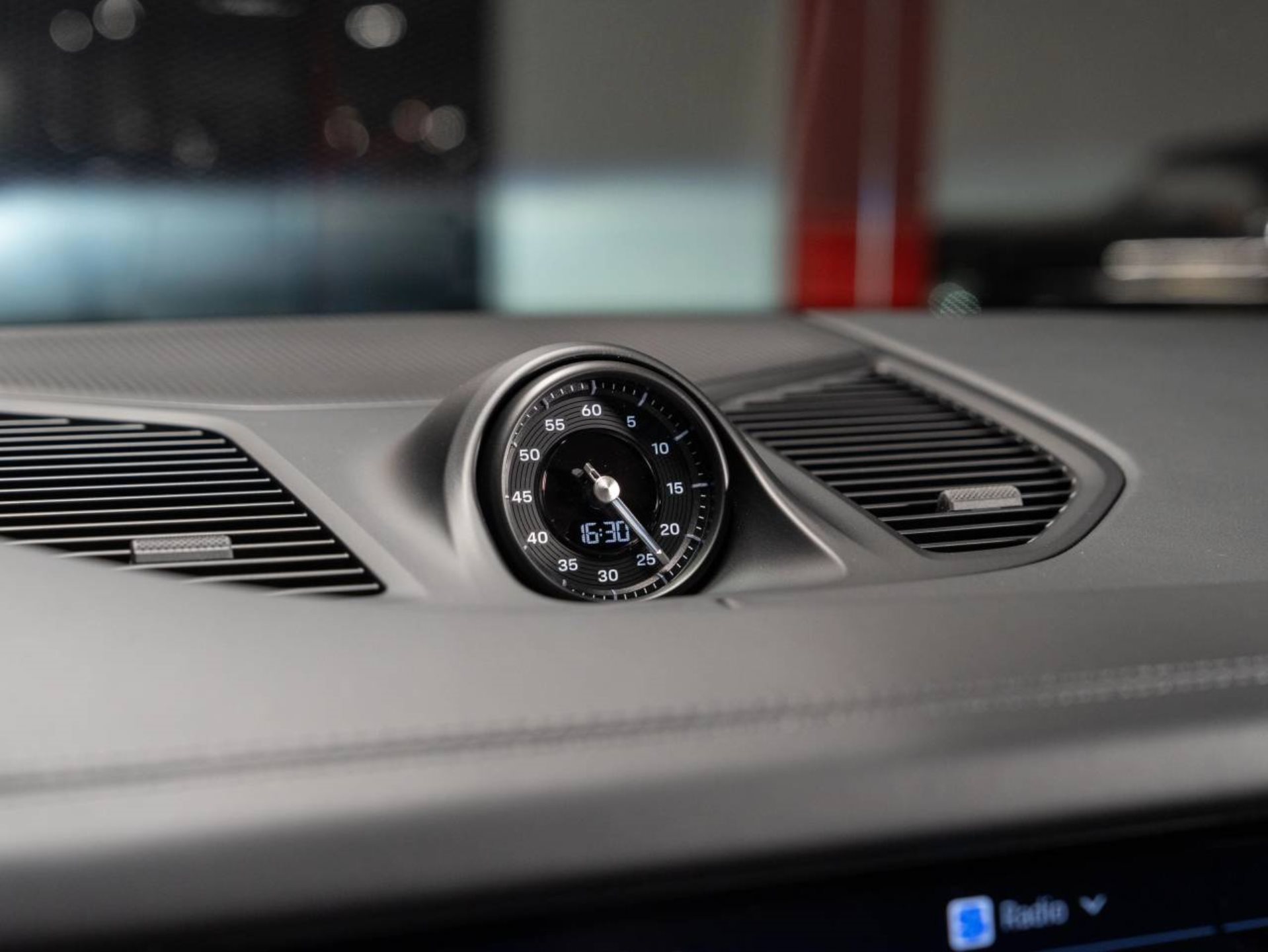 PORSCHE Cayenne S E-Hybrid Coupé Black Edition-image-9