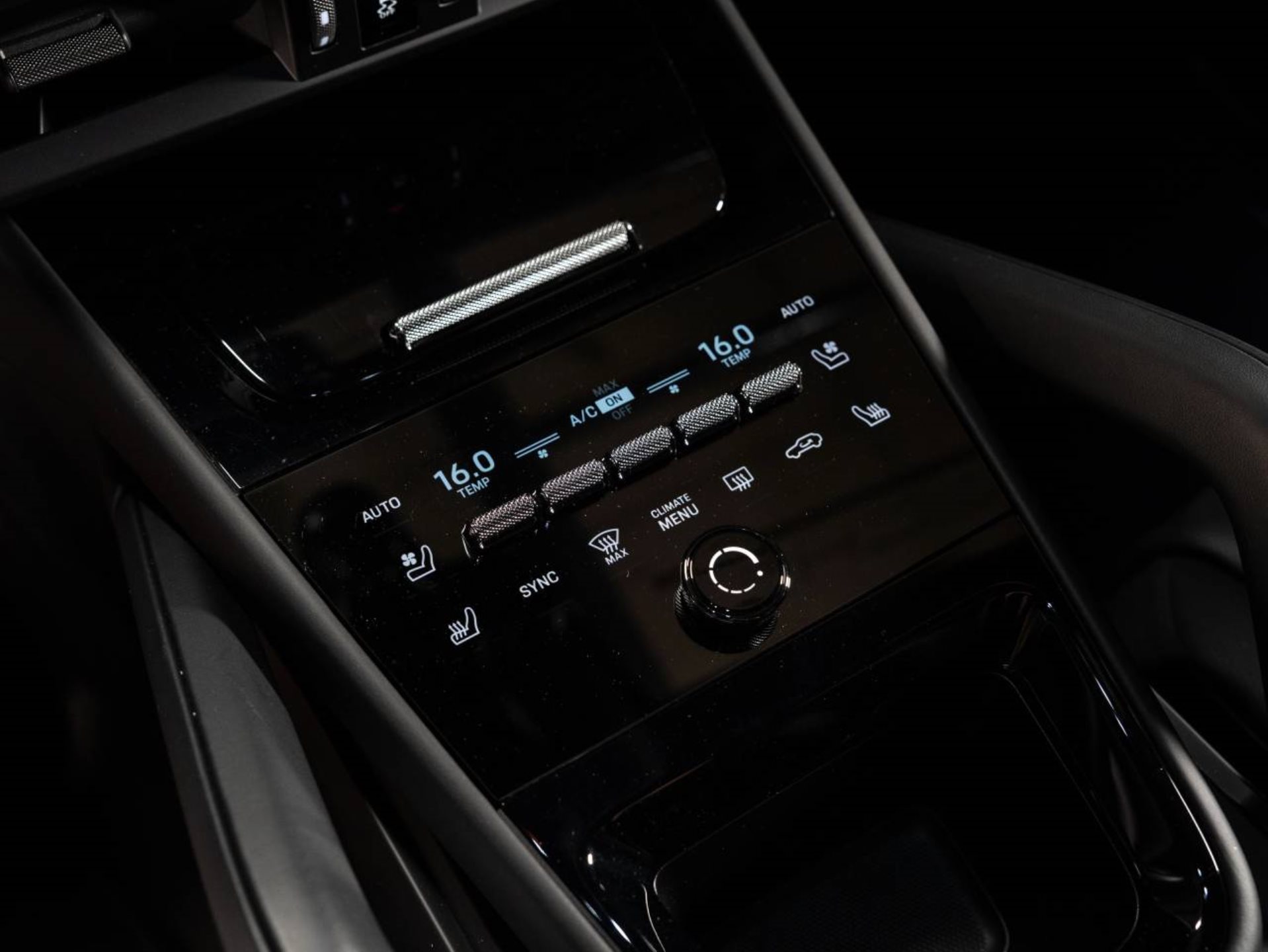 PORSCHE Cayenne S E-Hybrid Coupé Black Edition-image-13