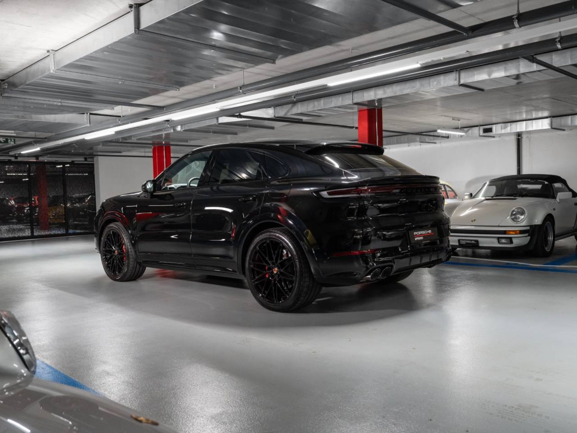 PORSCHE Cayenne S E-Hybrid Coupé Black Edition-image-2