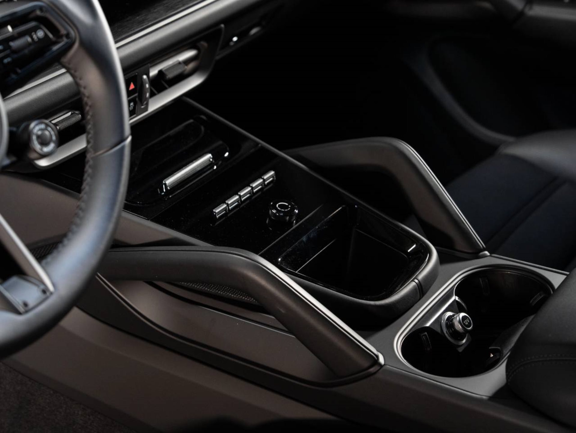 PORSCHE Cayenne S E-Hybrid Coupé Black Edition-image-12