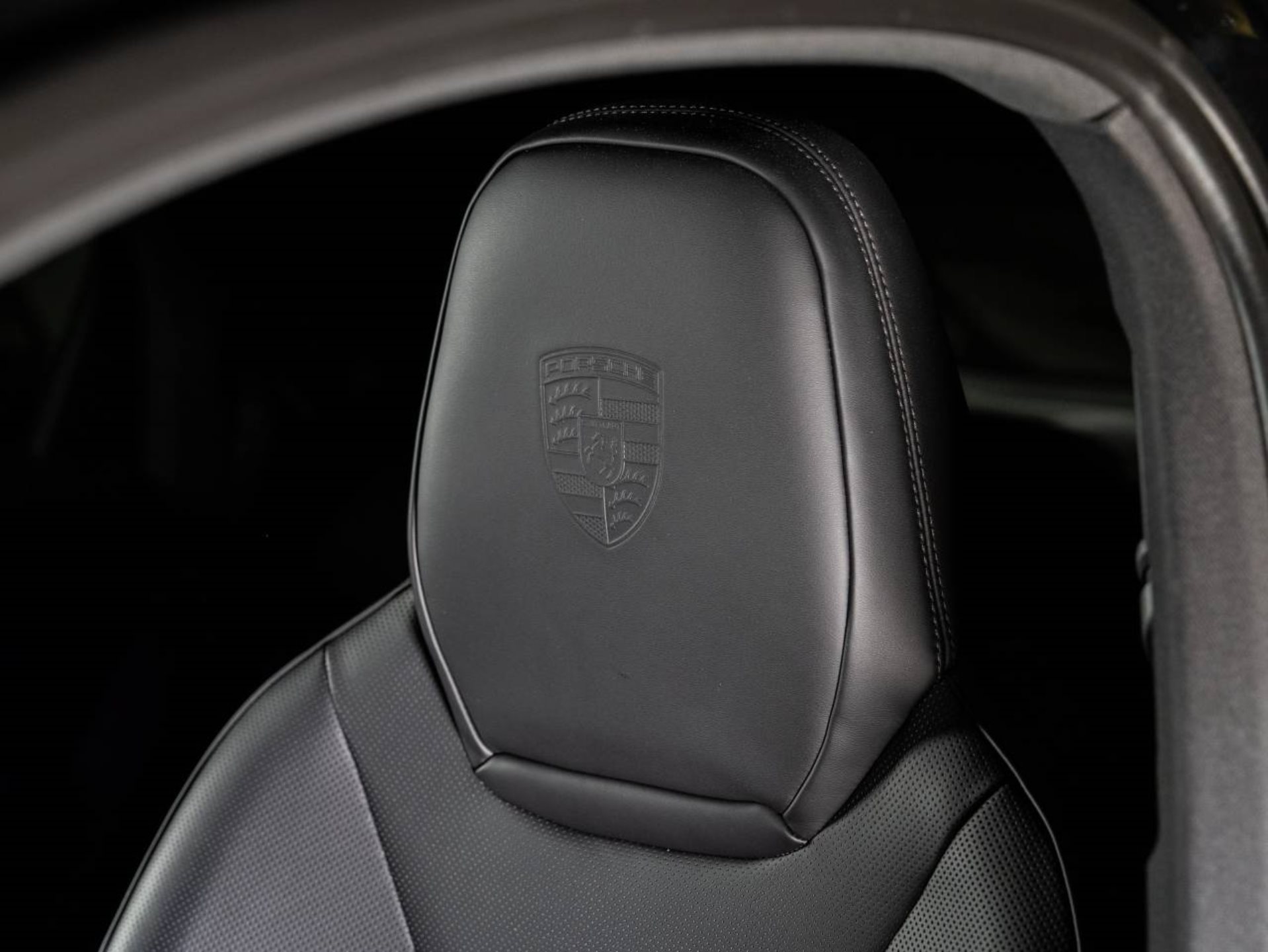 PORSCHE Cayenne S E-Hybrid Coupé Black Edition-image-16