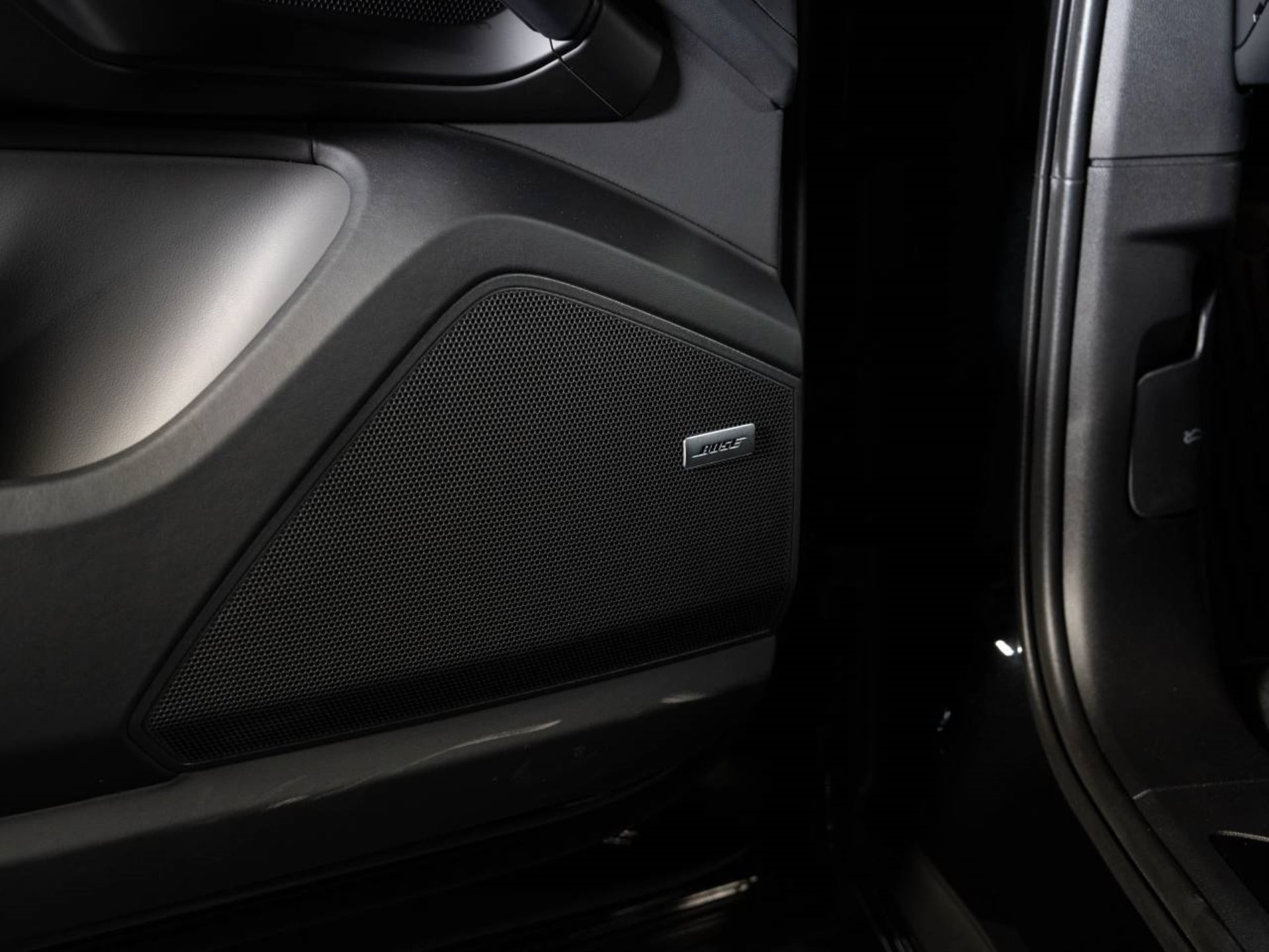 PORSCHE Cayenne S E-Hybrid Coupé Black Edition-image-19