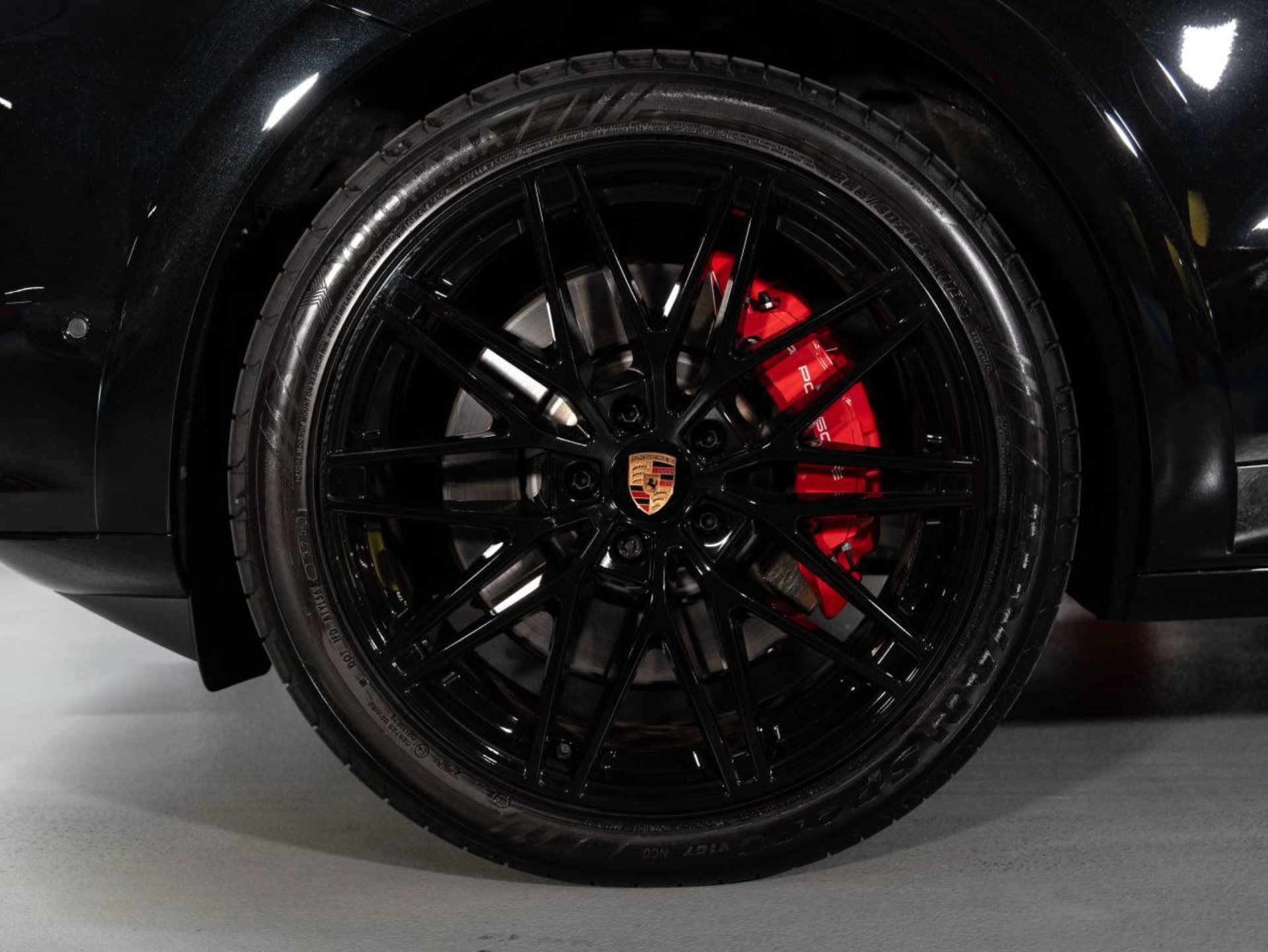 PORSCHE Cayenne S E-Hybrid Coupé Black Edition-image-22