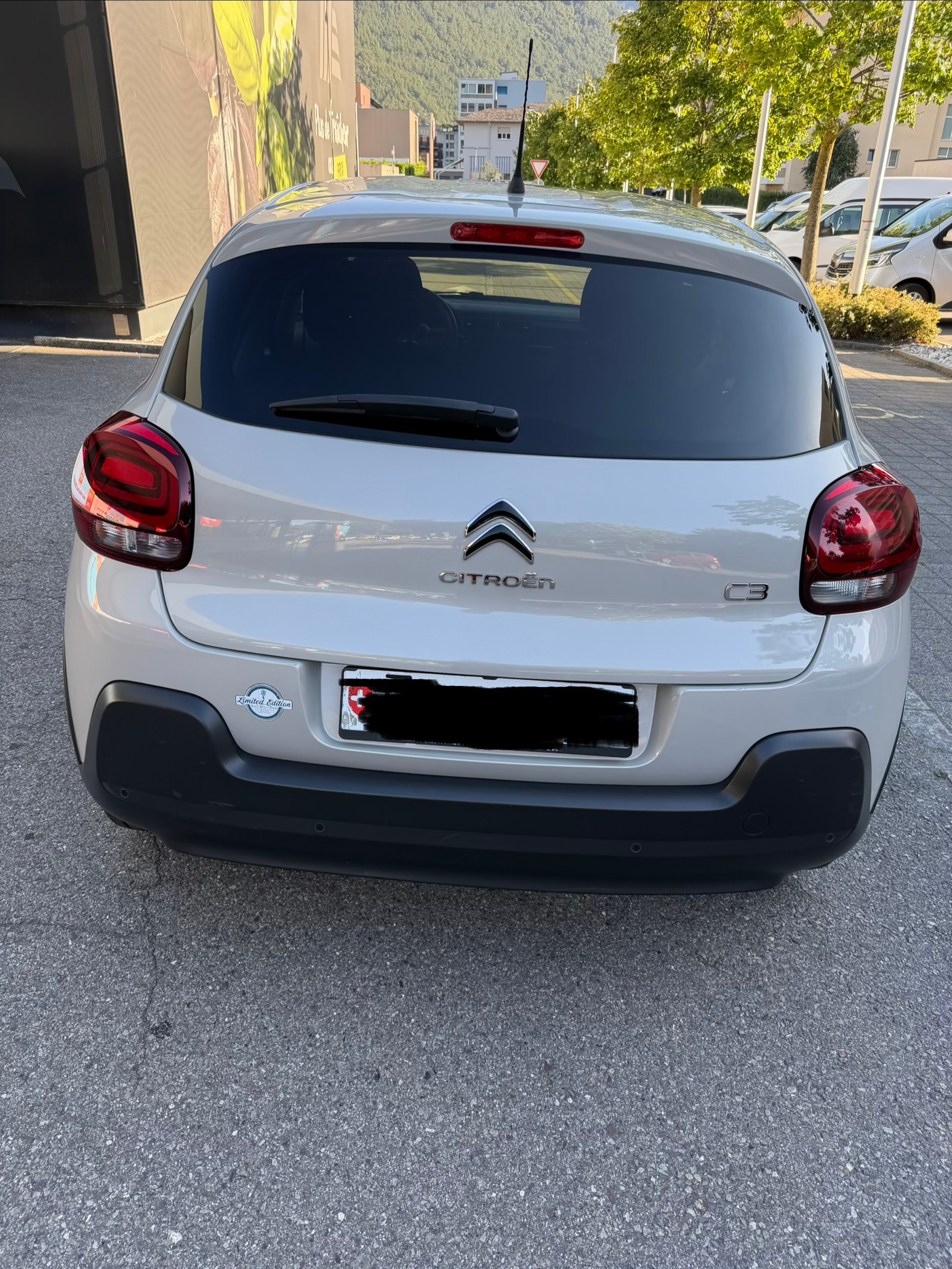 PEUGEOT 1.2 PureTech Swiss Edition+ S/S-image-2