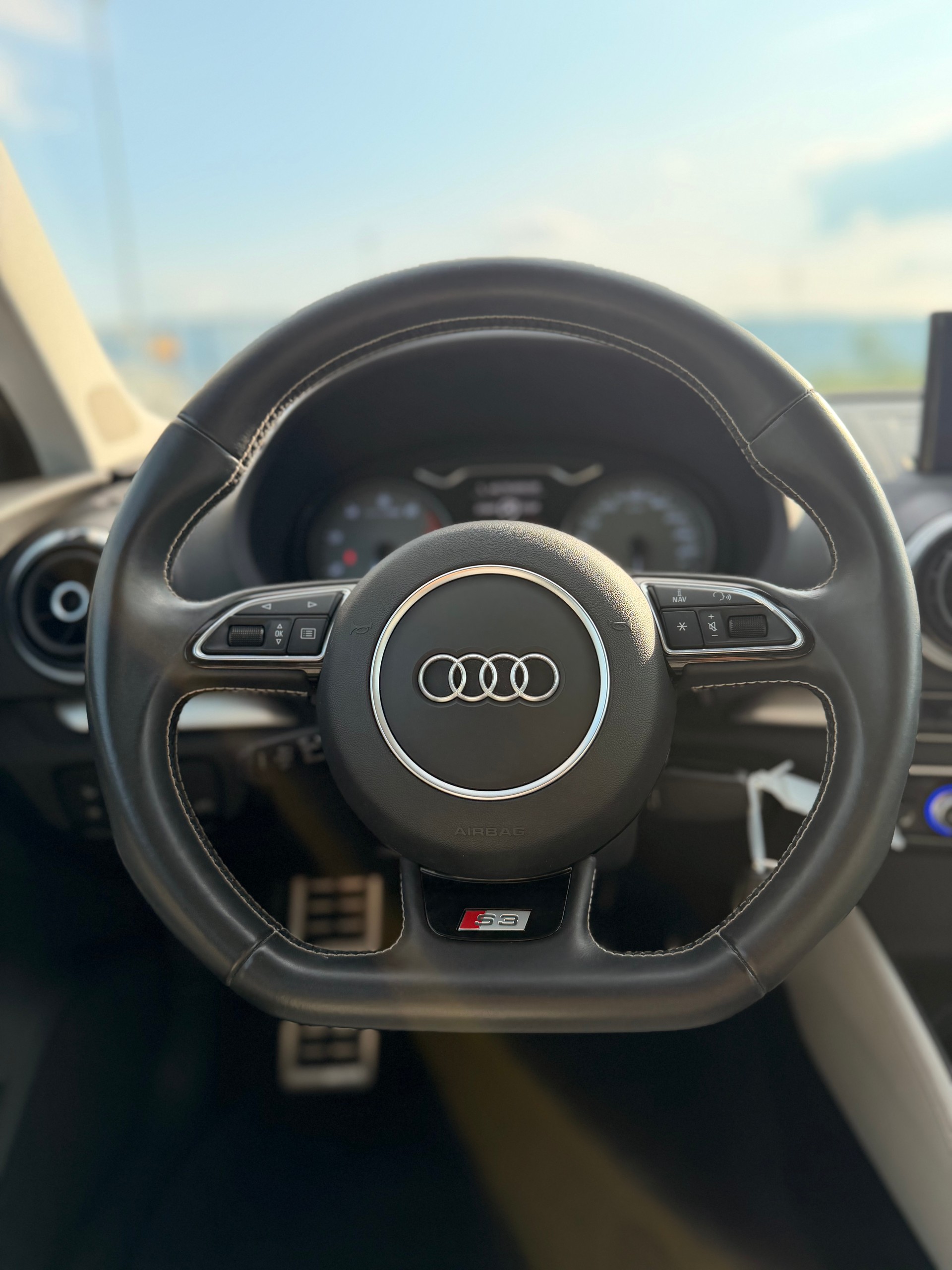 AUDI S3 Sportback 2.0 TFSI quattro S-tronic-image-22