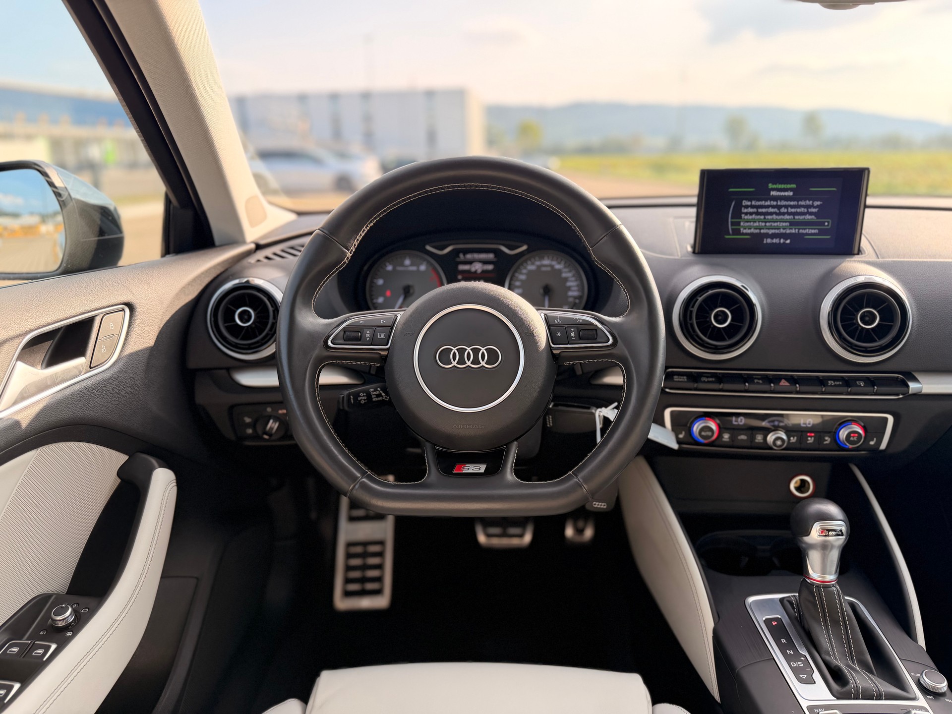 AUDI S3 Sportback 2.0 TFSI quattro S-tronic-image-18