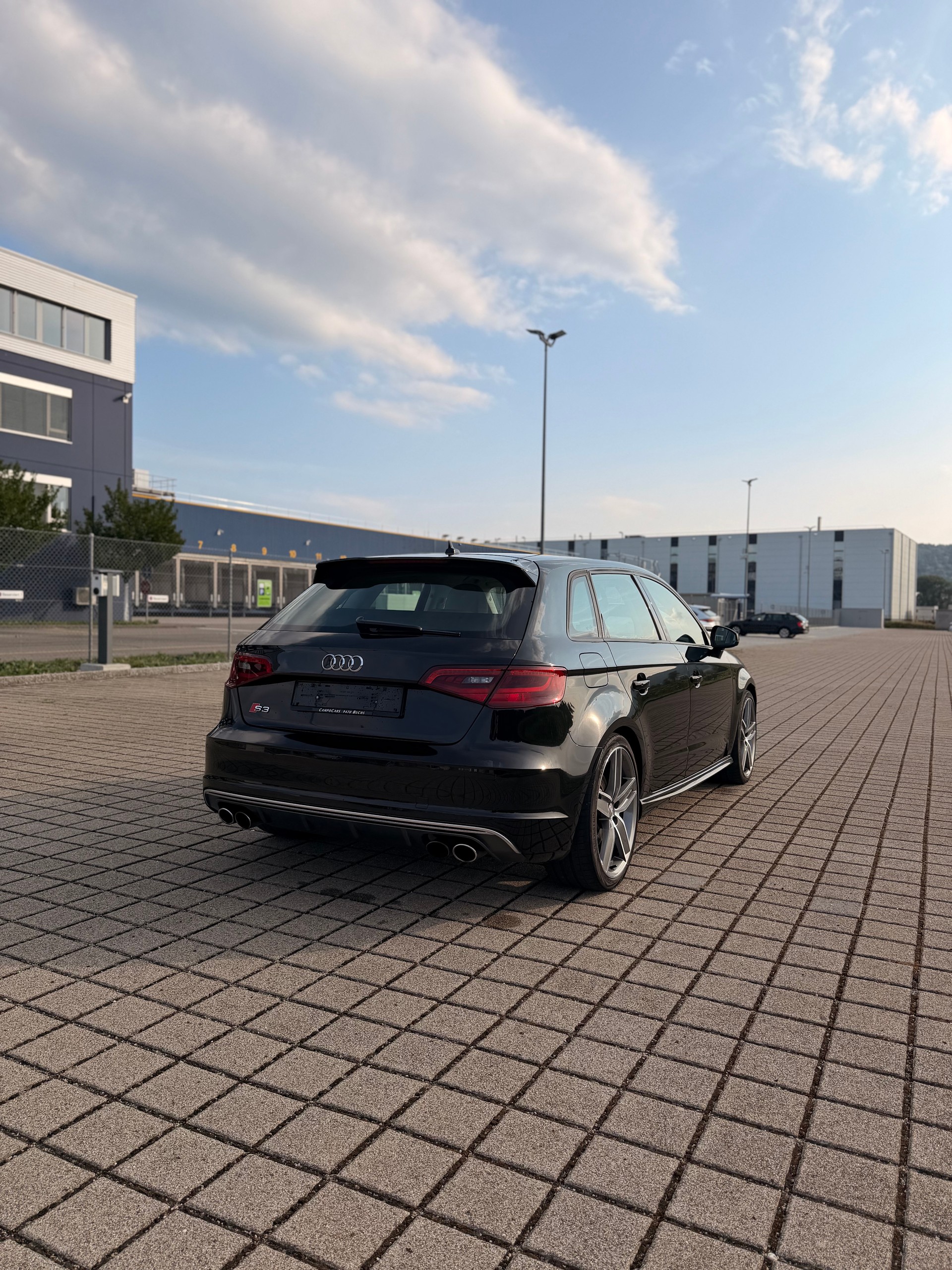 AUDI S3 Sportback 2.0 TFSI quattro S-tronic-image-8