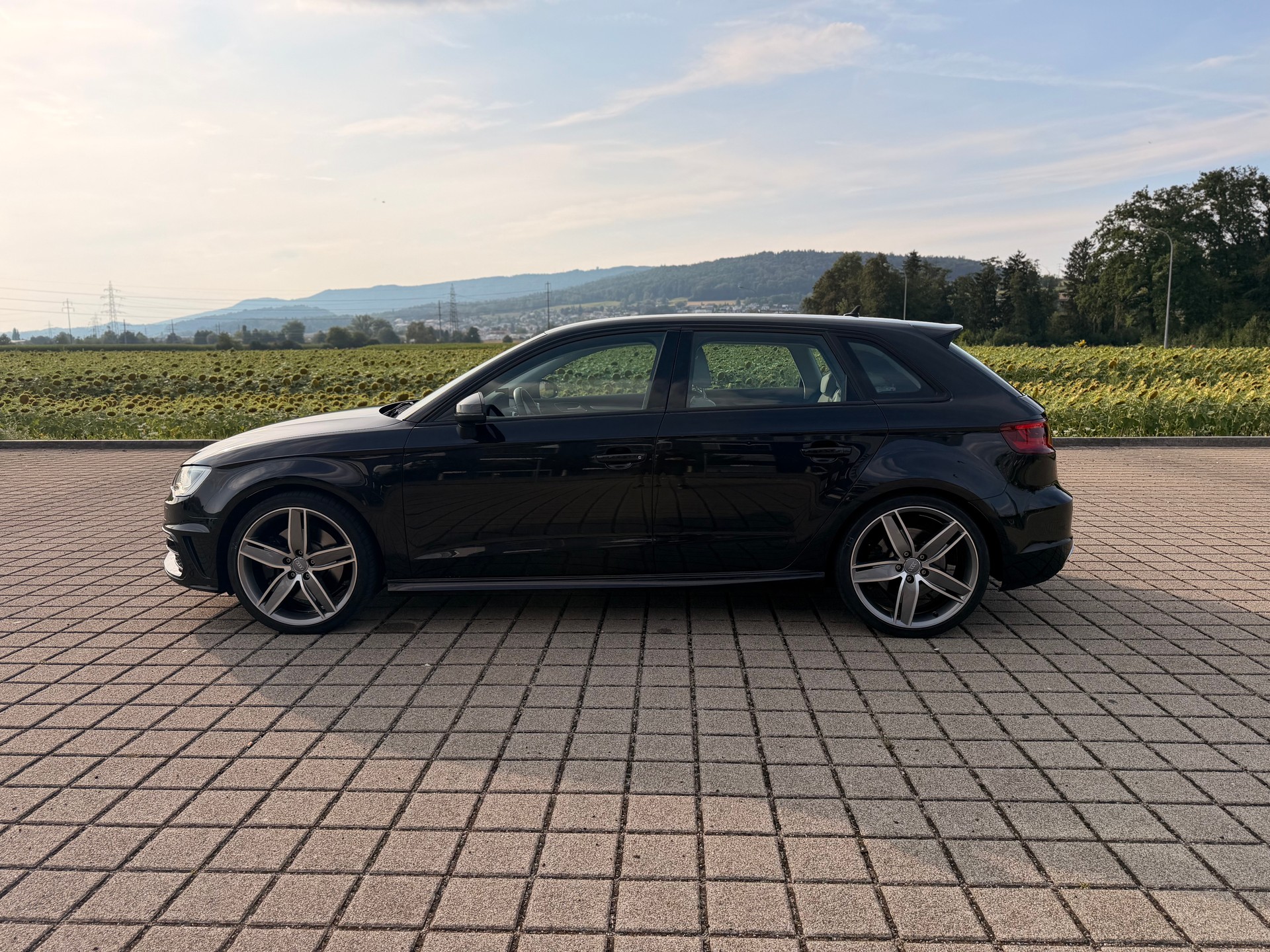 AUDI S3 Sportback 2.0 TFSI quattro S-tronic-image-15