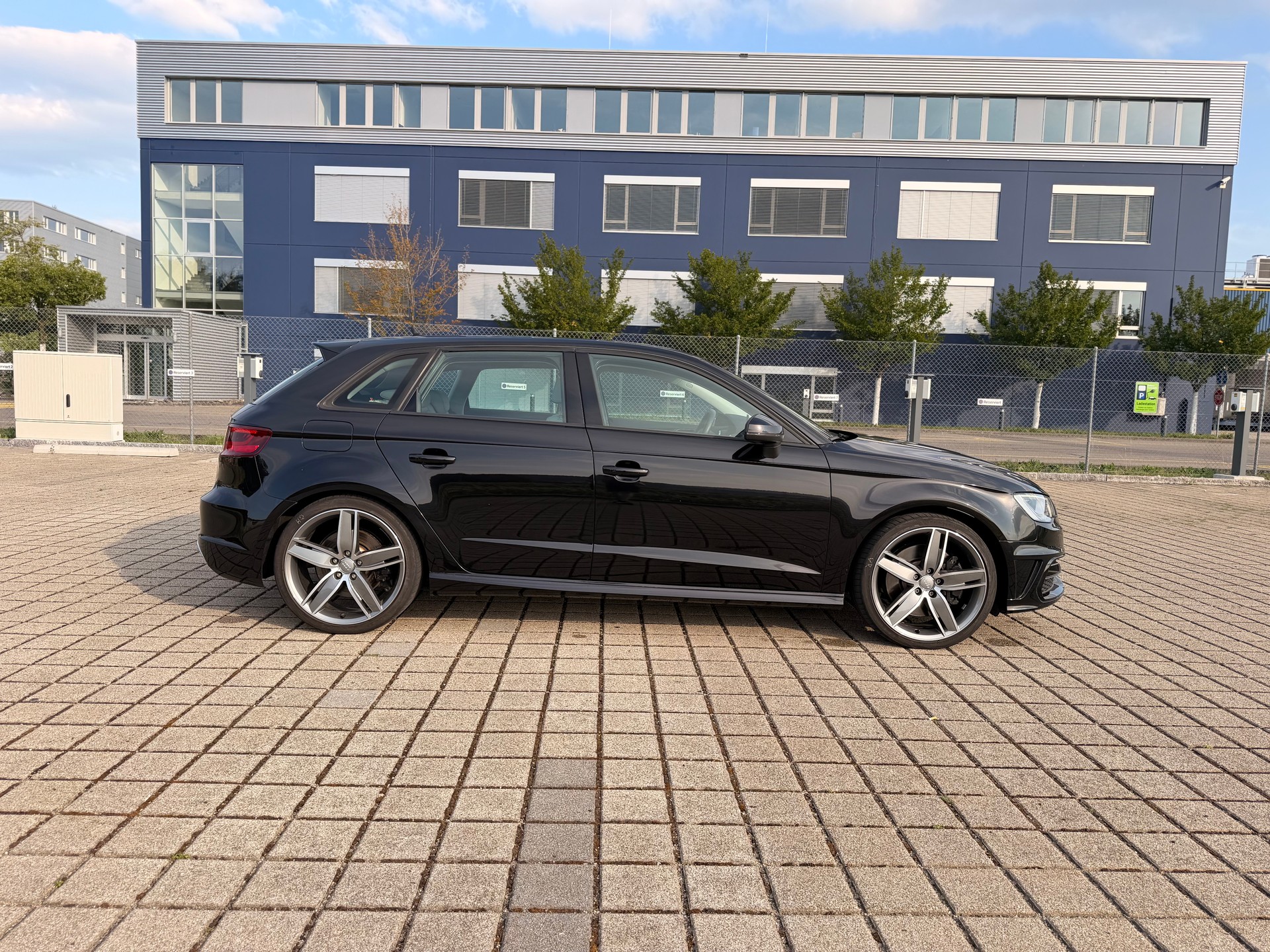 AUDI S3 Sportback 2.0 TFSI quattro S-tronic-image-7