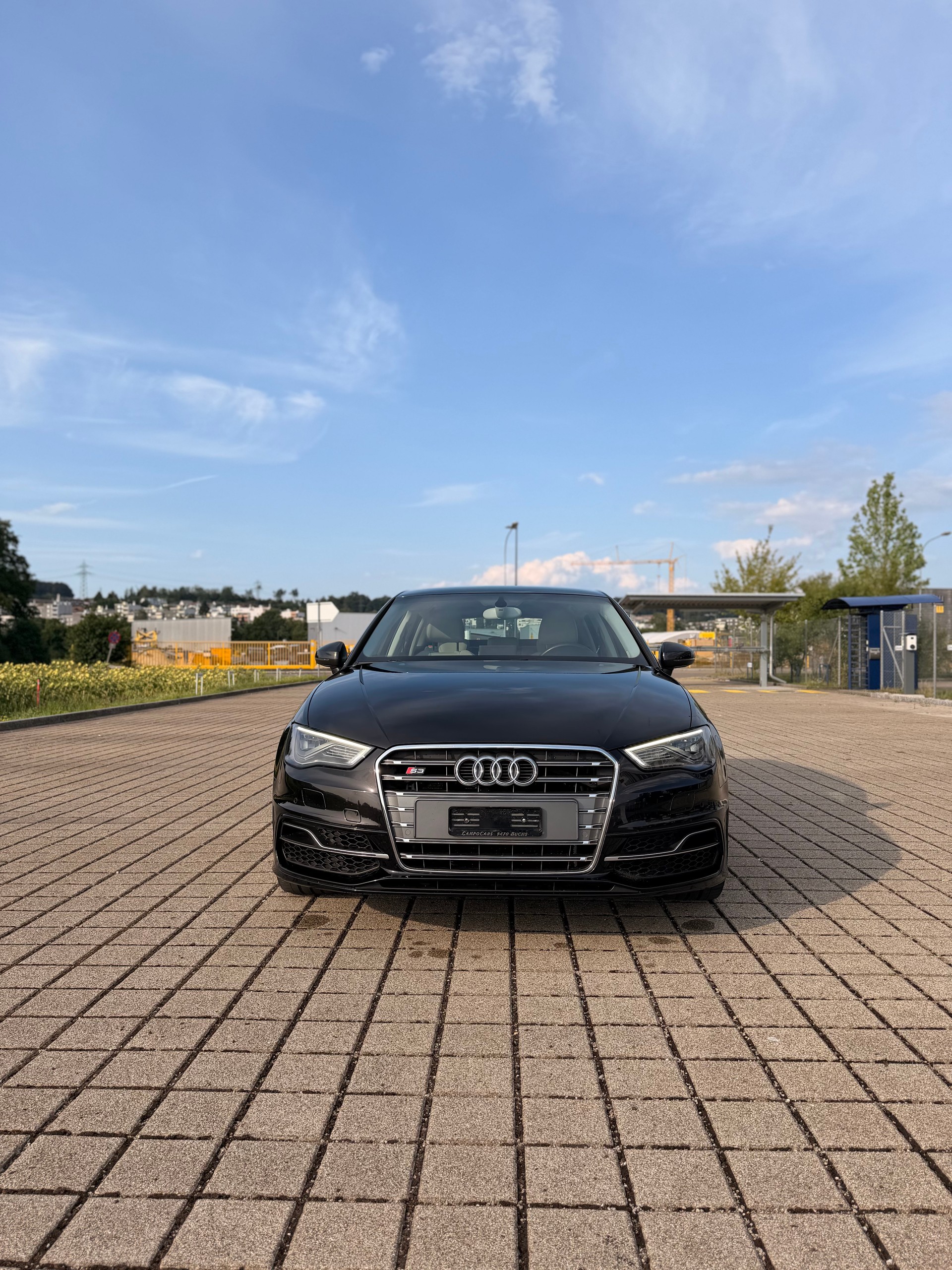 AUDI S3 Sportback 2.0 TFSI quattro S-tronic-showroom-element-2