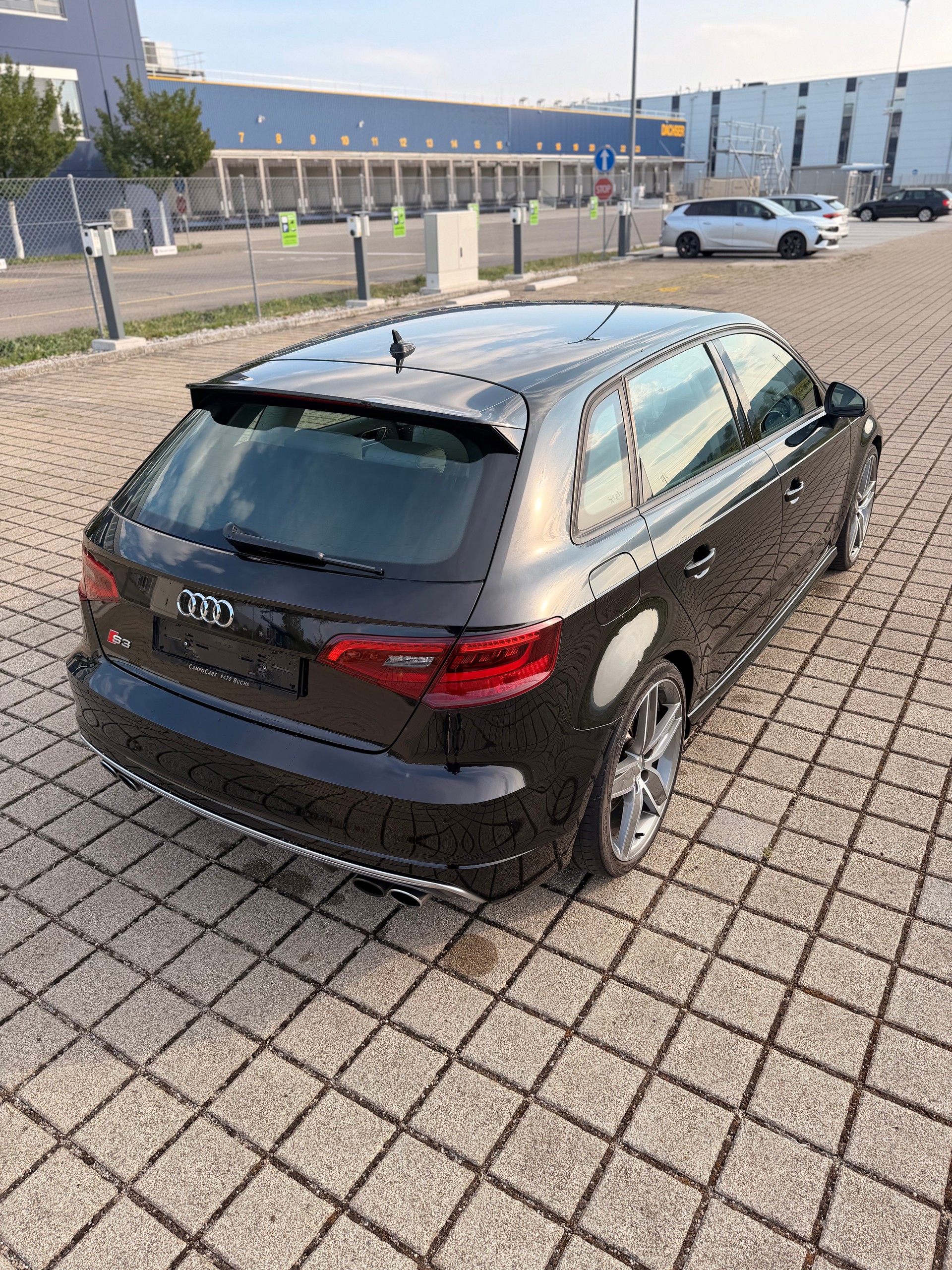 AUDI S3 Sportback 2.0 TFSI quattro S-tronic-image-9