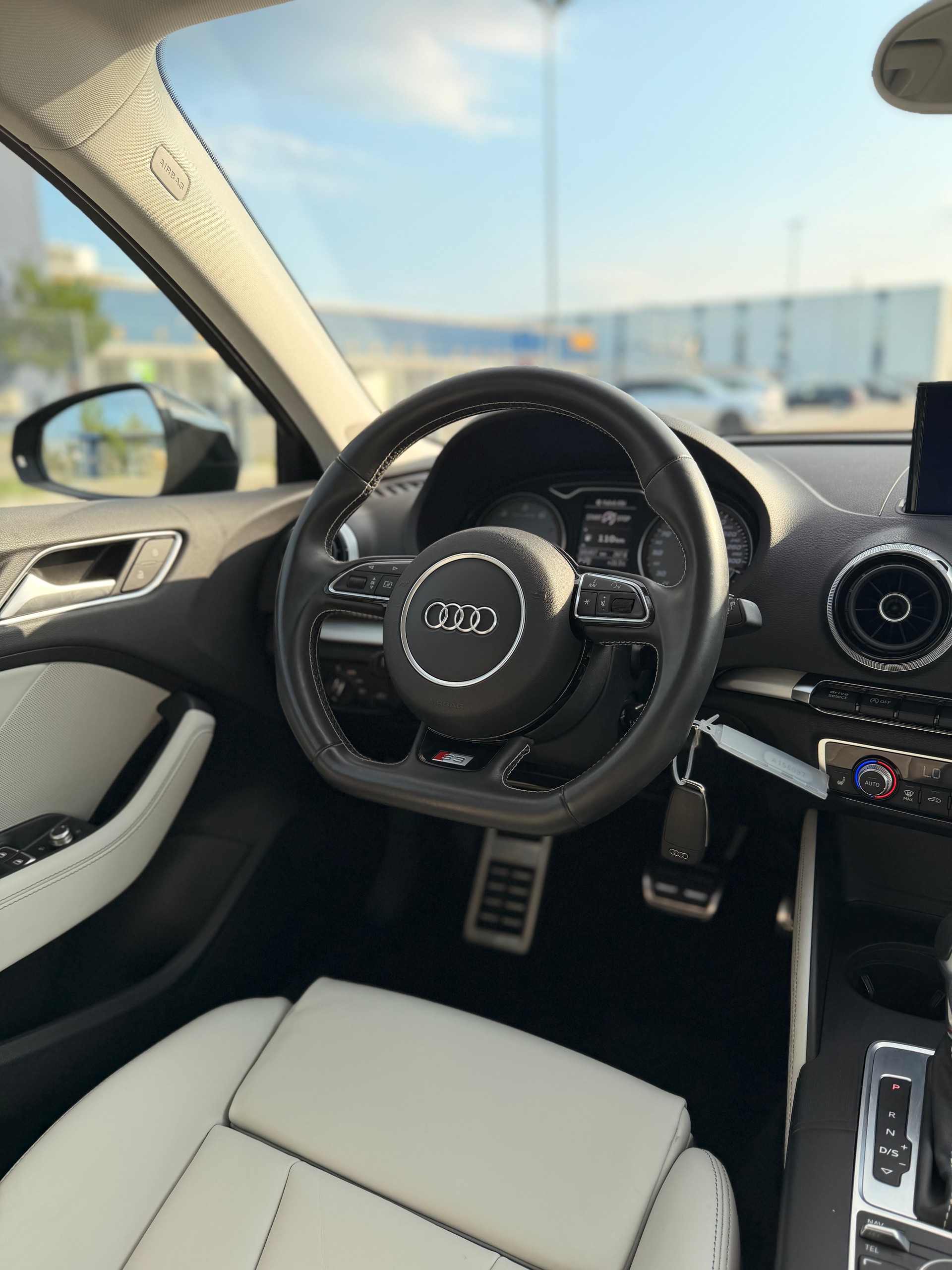 AUDI S3 Sportback 2.0 TFSI quattro S-tronic-image-21