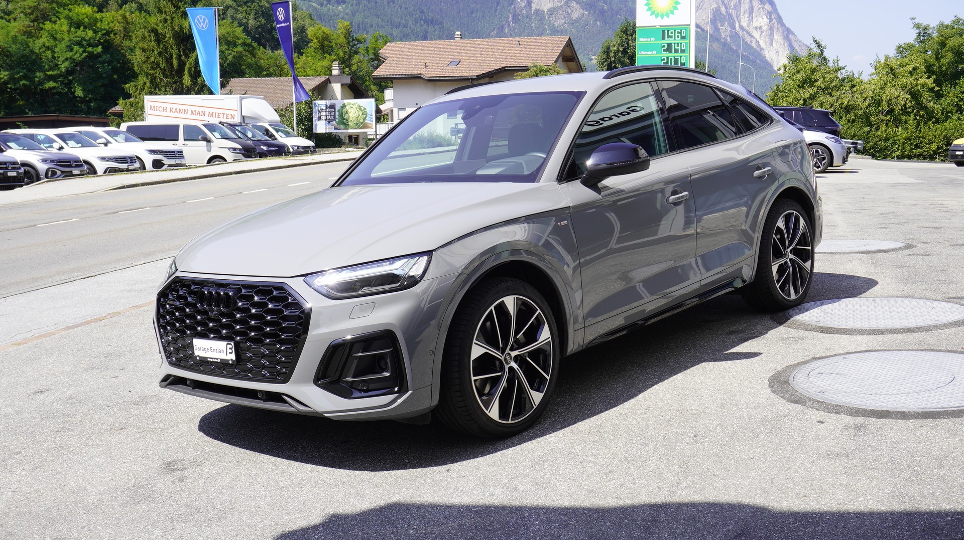 AUDI Q5 Sportback 55 TFSI e PHEV Black Edition quattro S-tronic-image-13