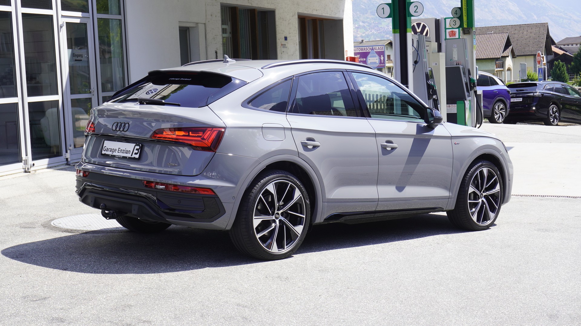 AUDI Q5 Sportback 55 TFSI e PHEV Black Edition quattro S-tronic-image-7